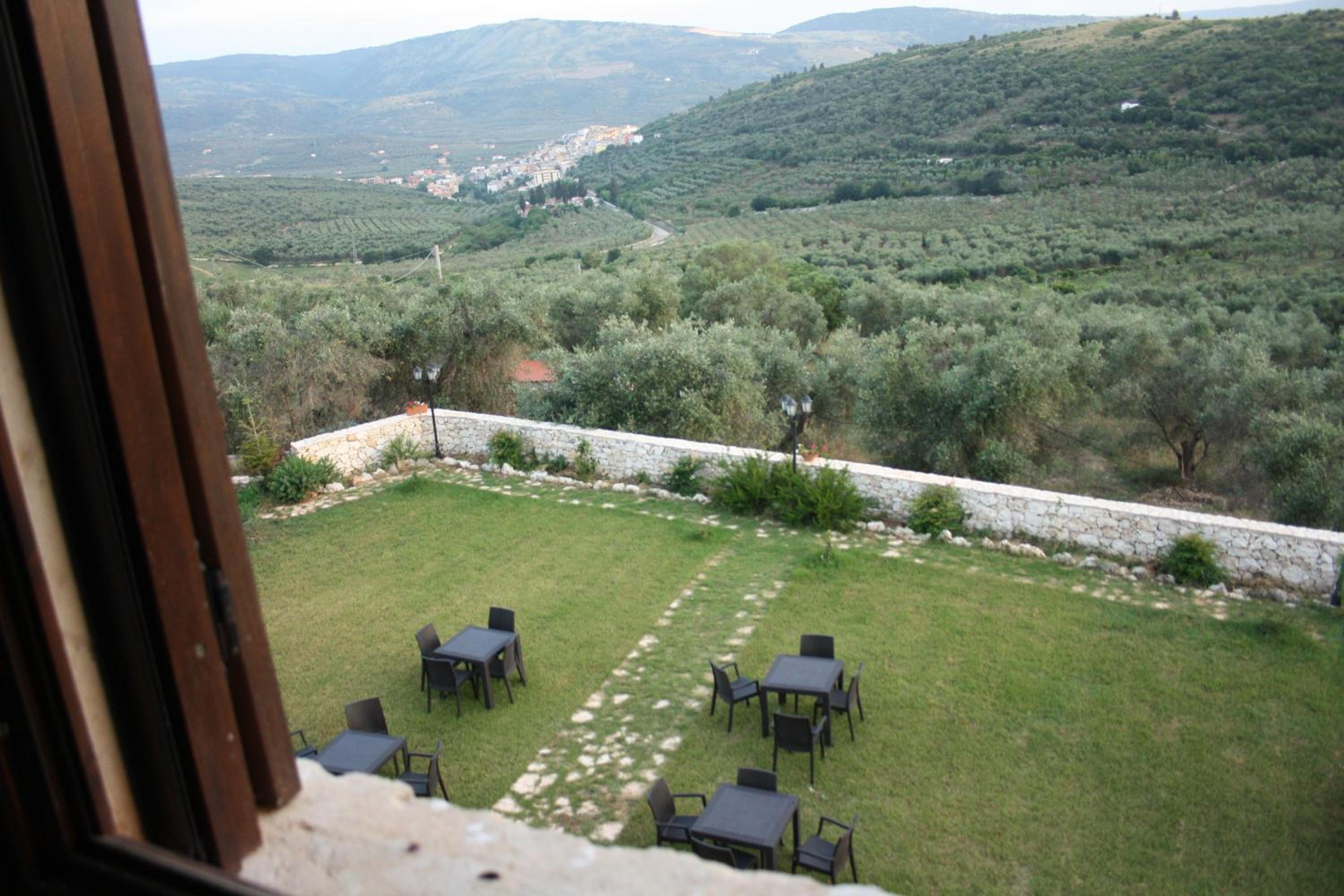 Deluxe Double or Twin Room with Garden View - Photo 3