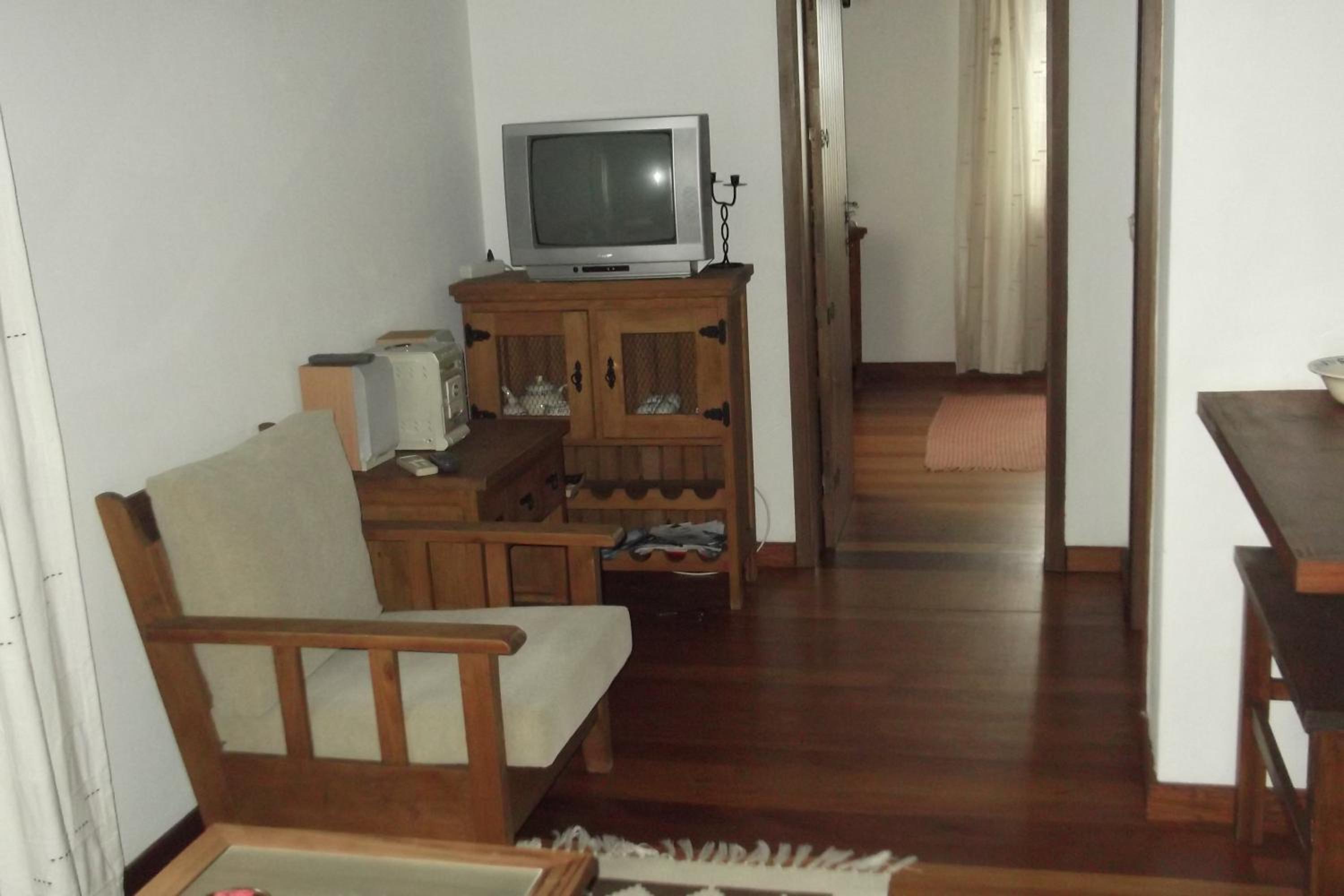 One-Bedroom House - First Floor - Photo 7