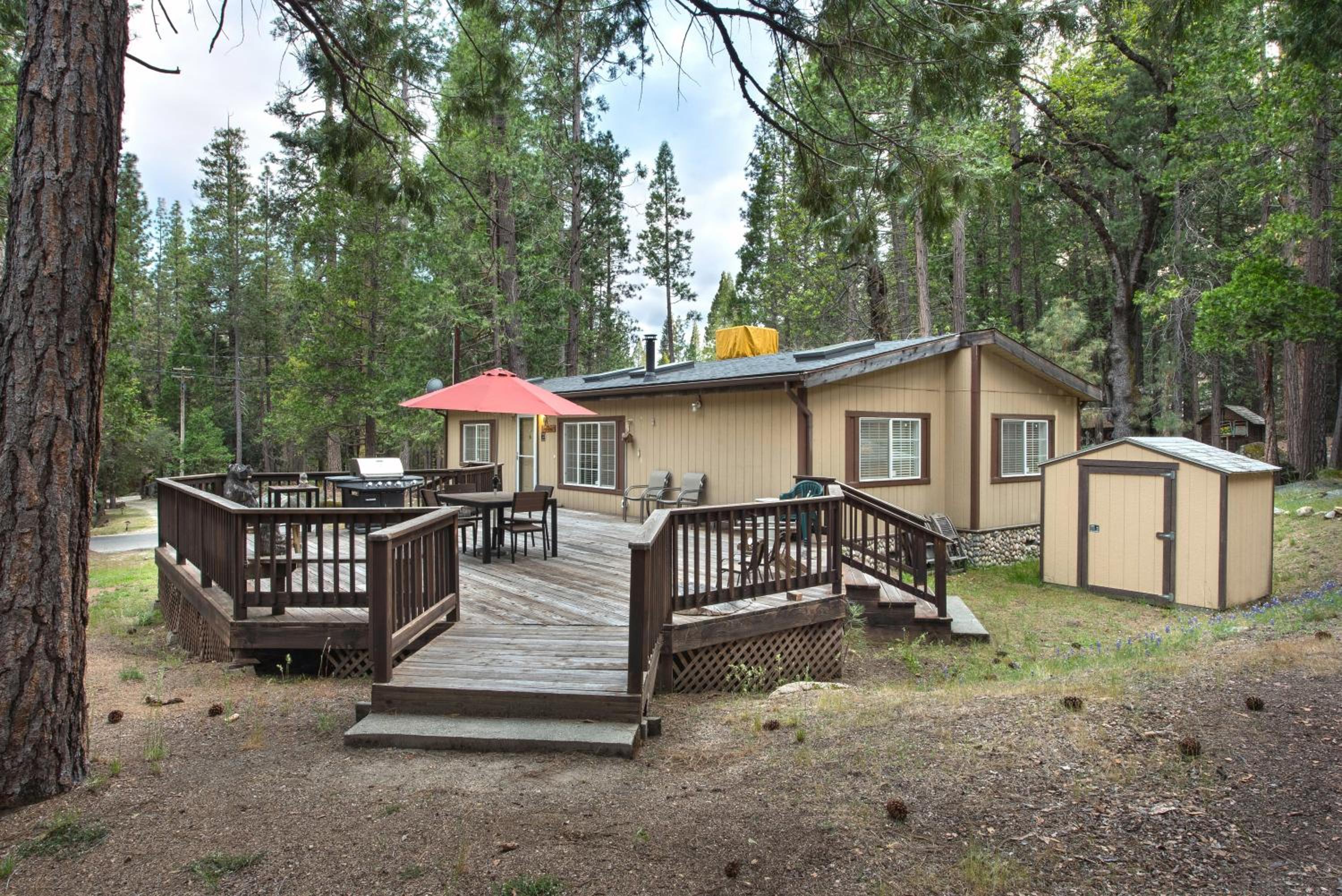 Three-Bedroom House photo 2
