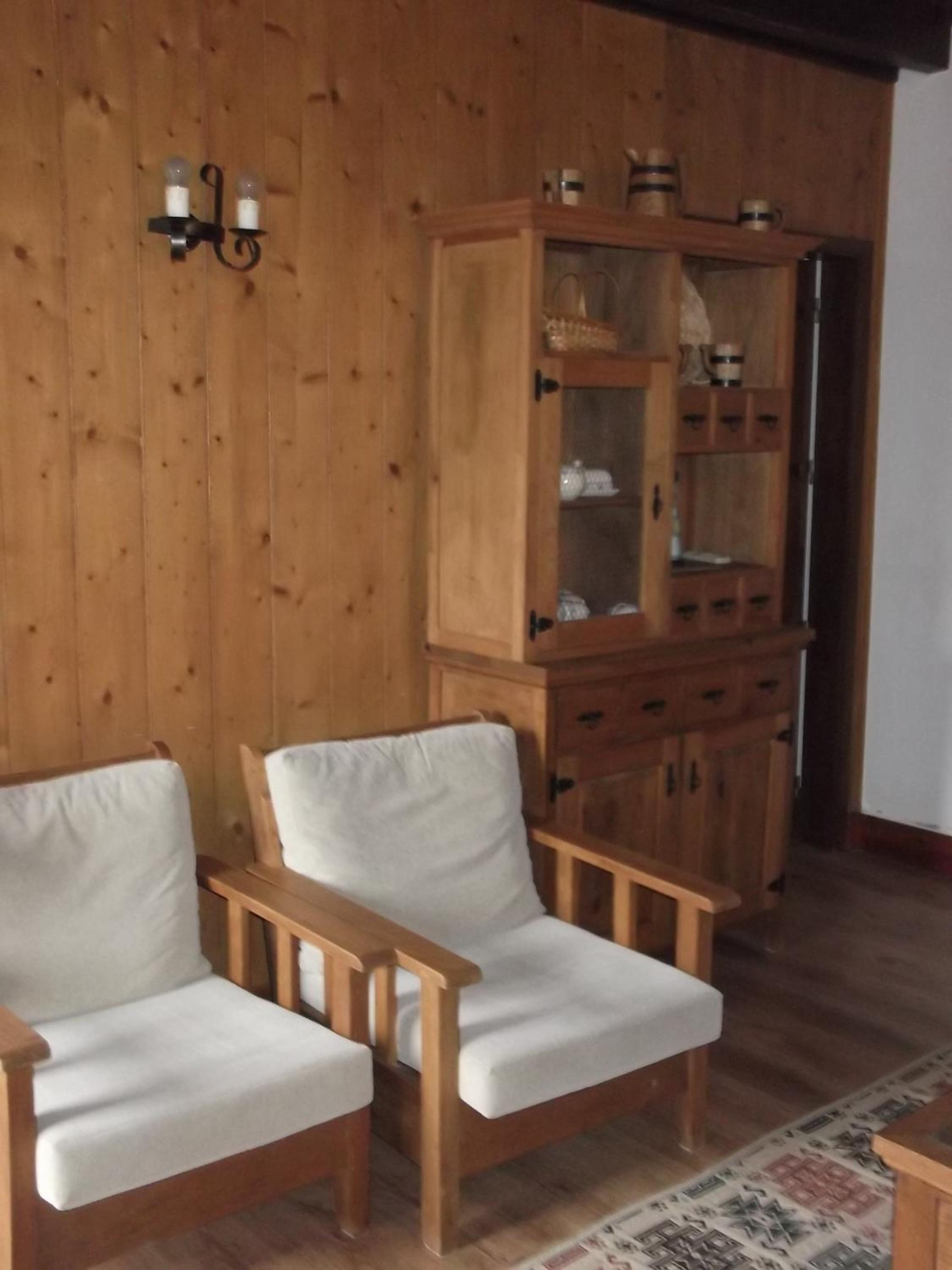 Two-Bedroom House - Photo 2