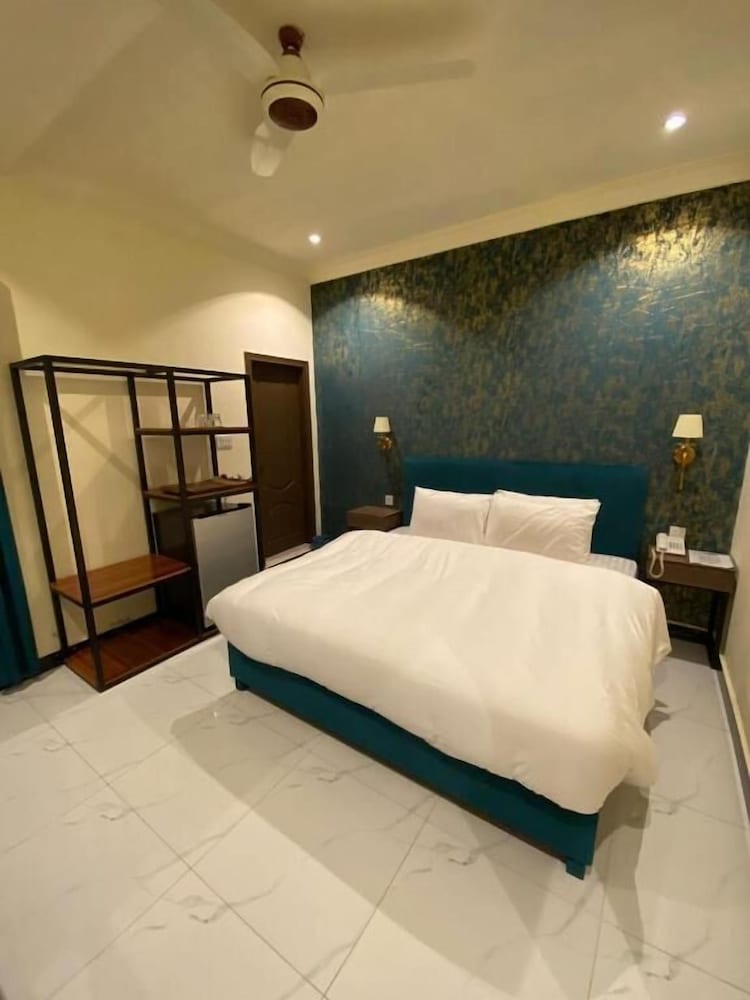 Deluxe Double or Twin Room photo 3