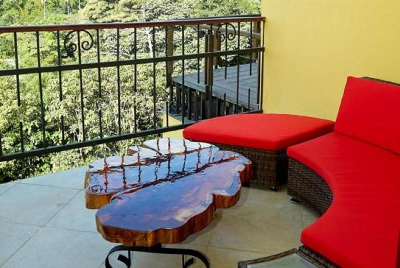 Deluxe Double Room with Balcony photo 2