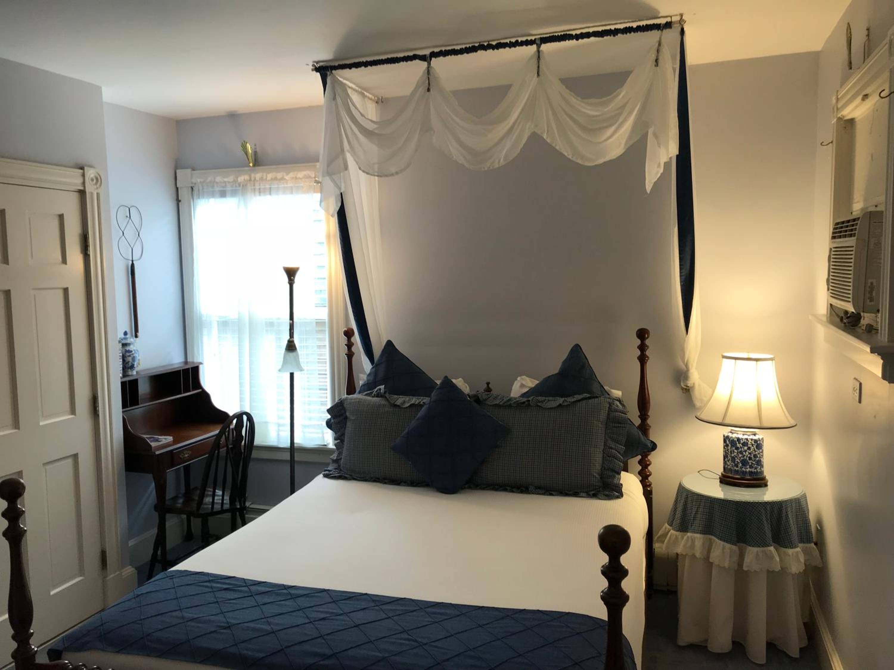 Cleveland Queen - Photo 2