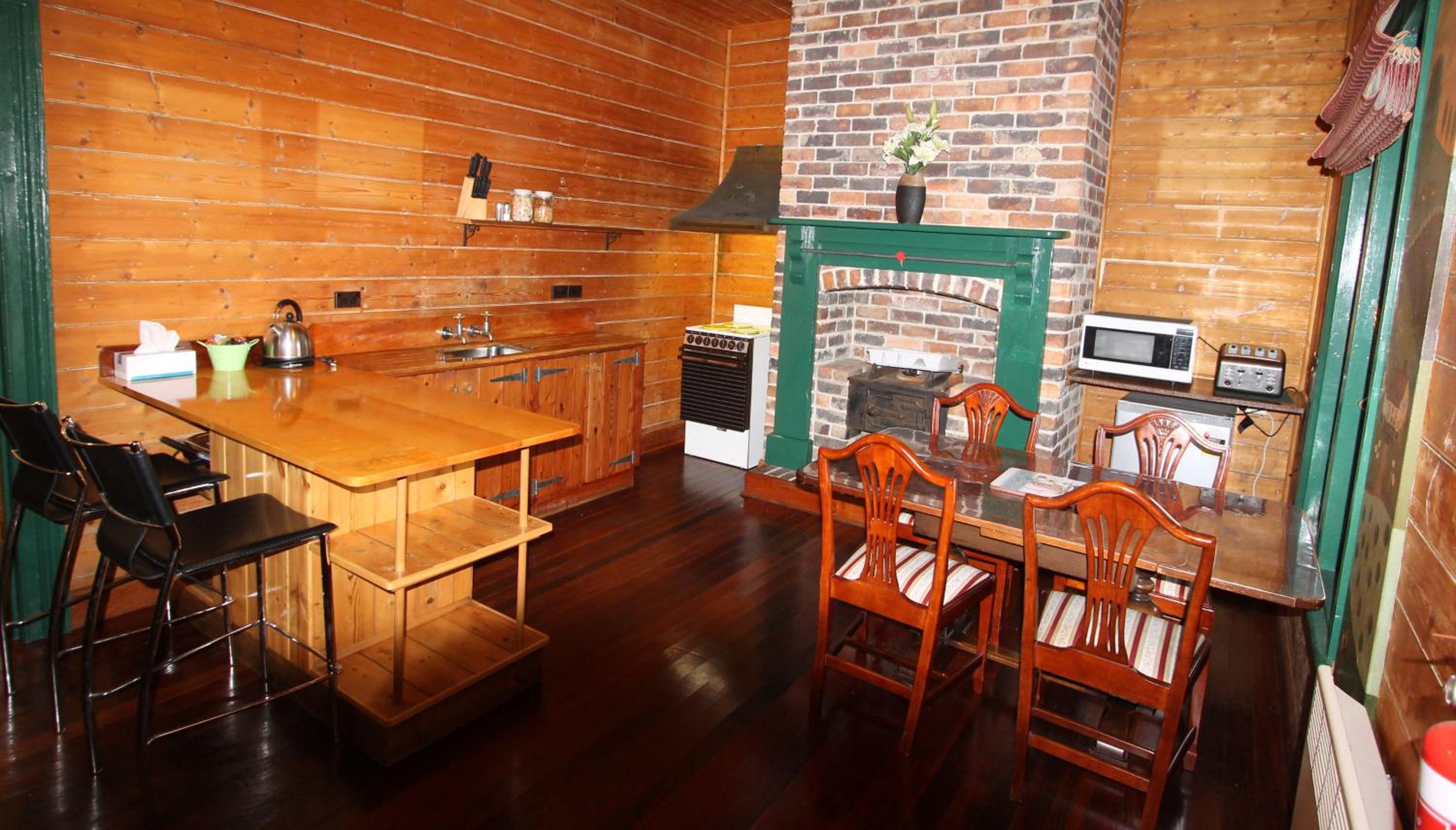  Police Superintendant's Cottage photo 2