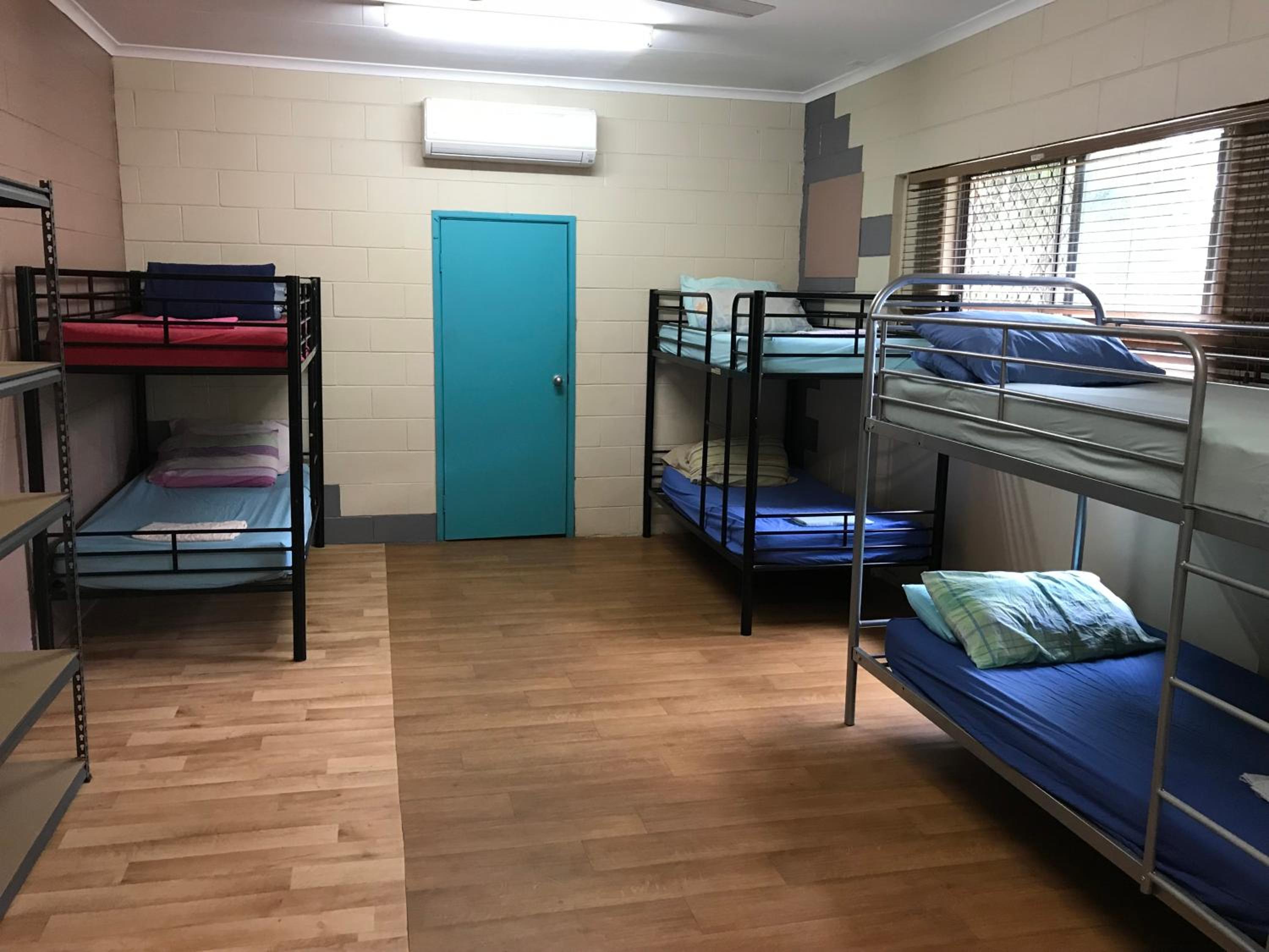 Bed in 8-Bed Mixed Dormitory Room photo 1