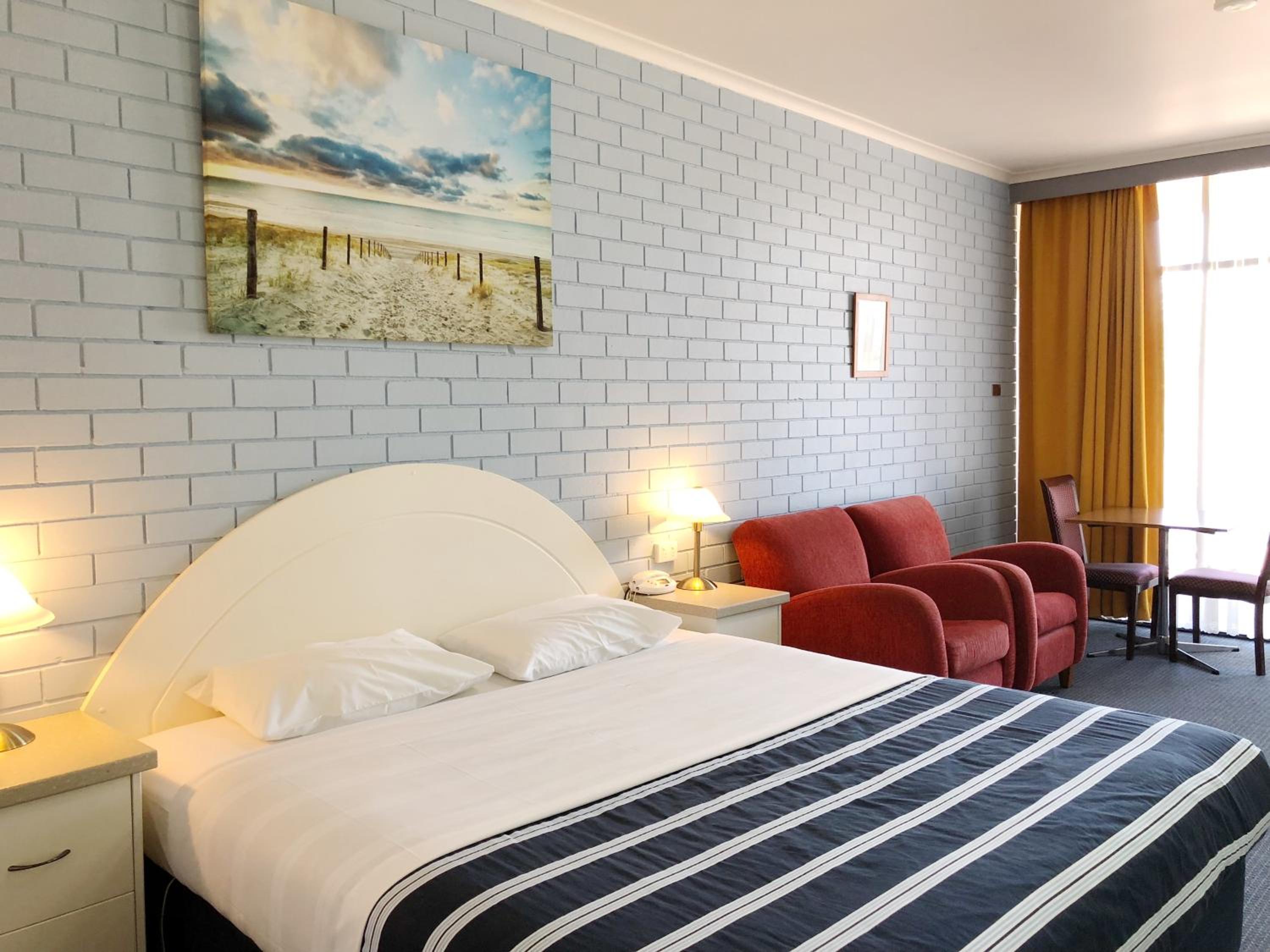 Executive King Room - Photo 10