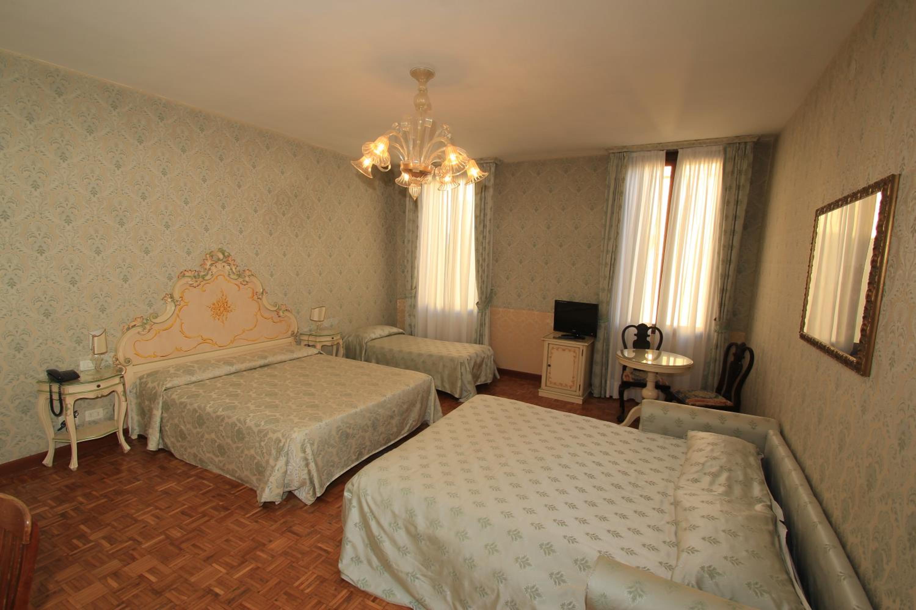 Quintuple Room photo 2