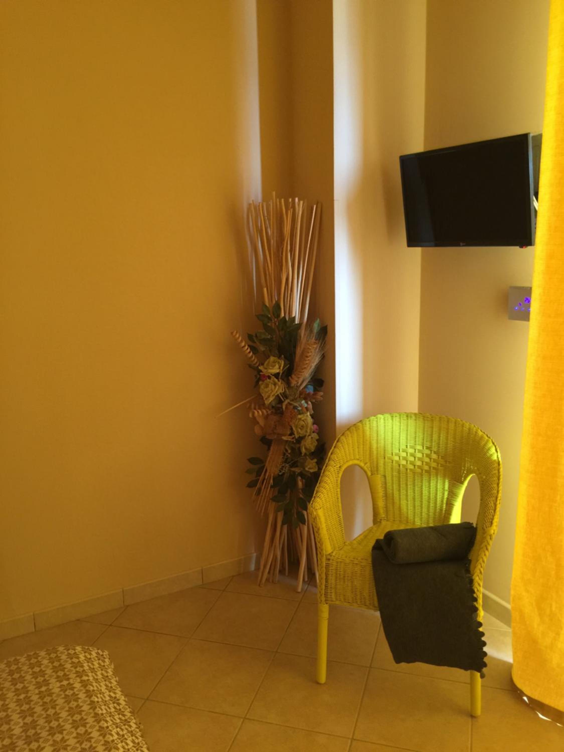 Deluxe Double Room with Side Sea View photo 3