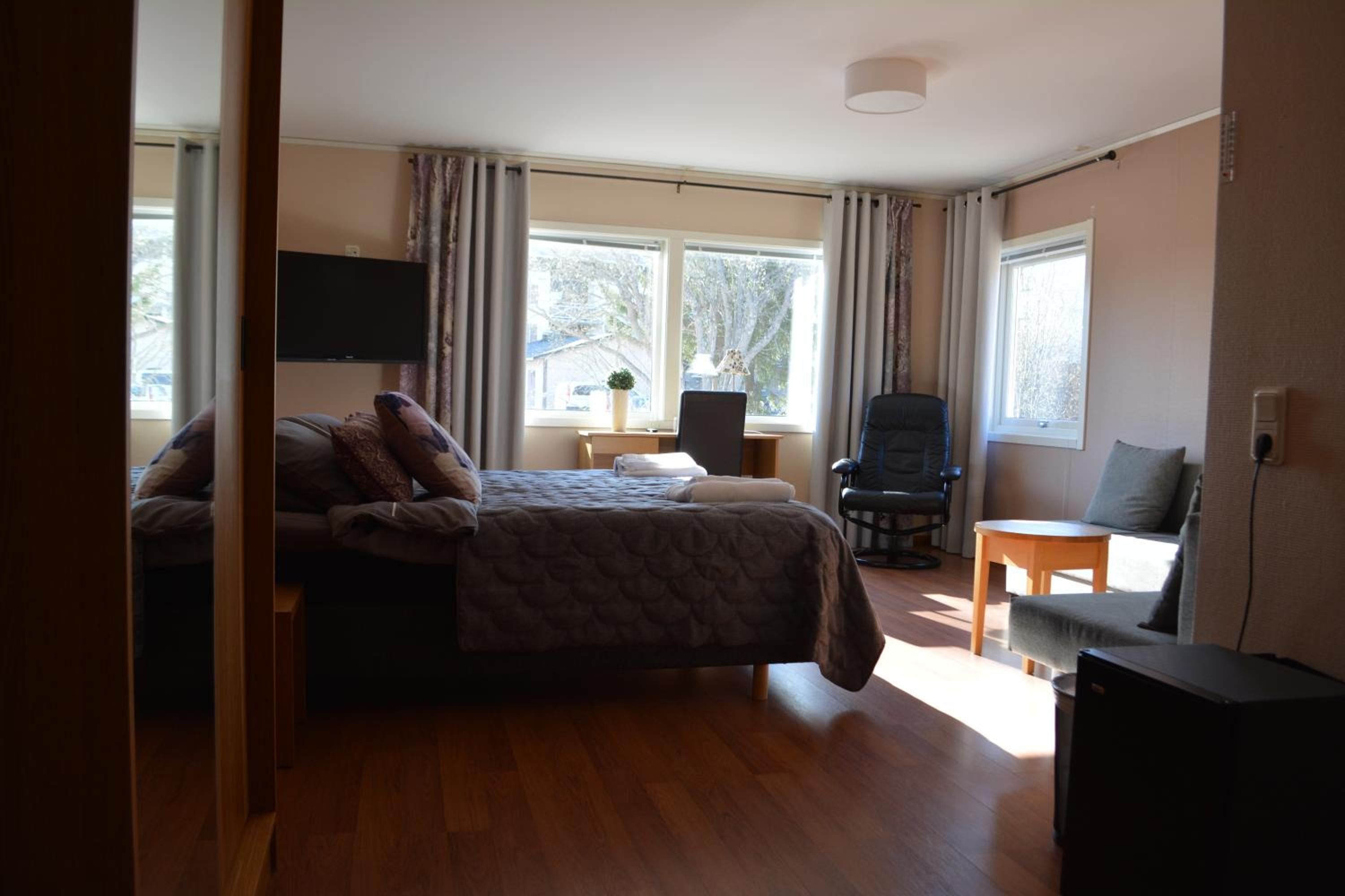 Basic Triple Room photo 2