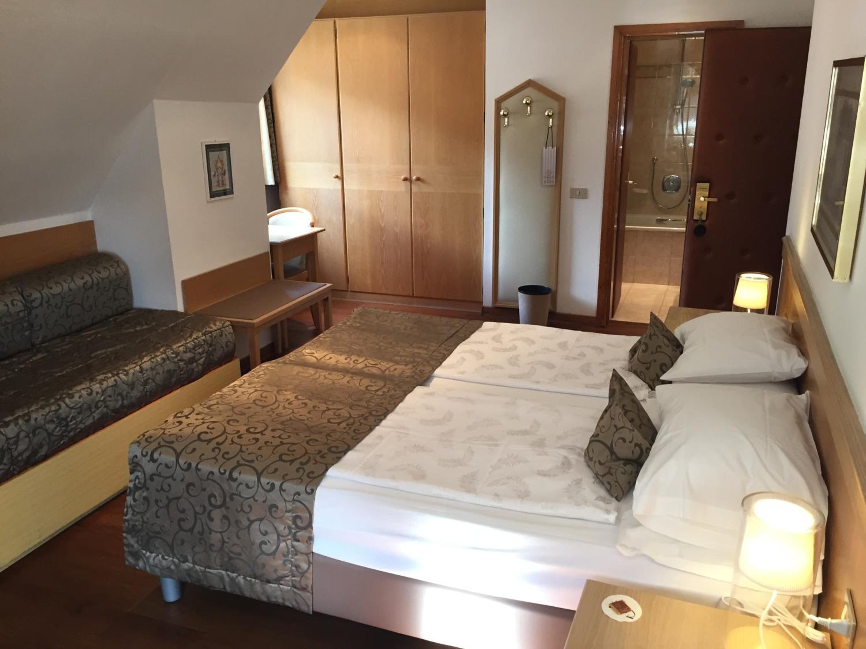Classic Triple Room - Photo 3