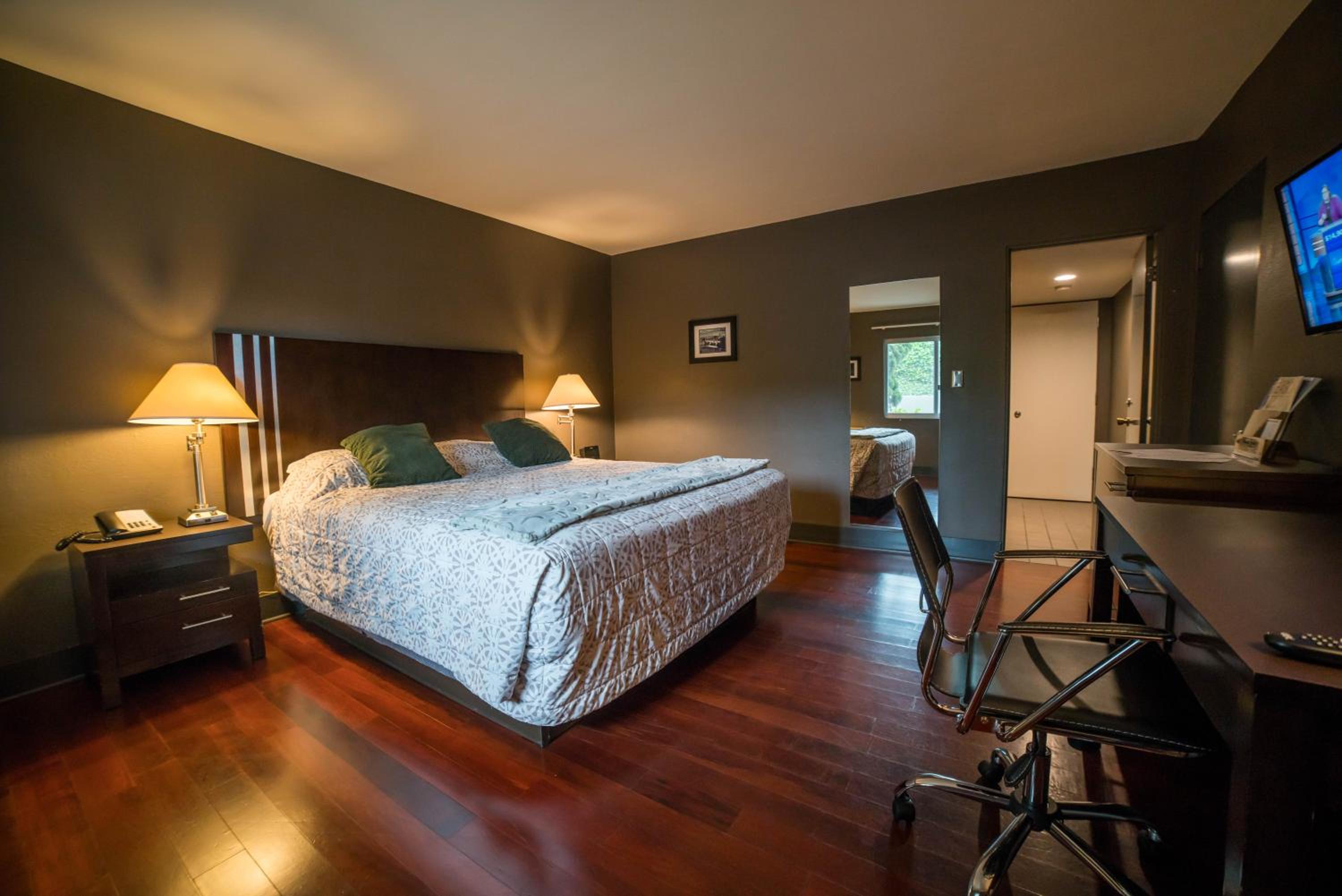 Standard King Room