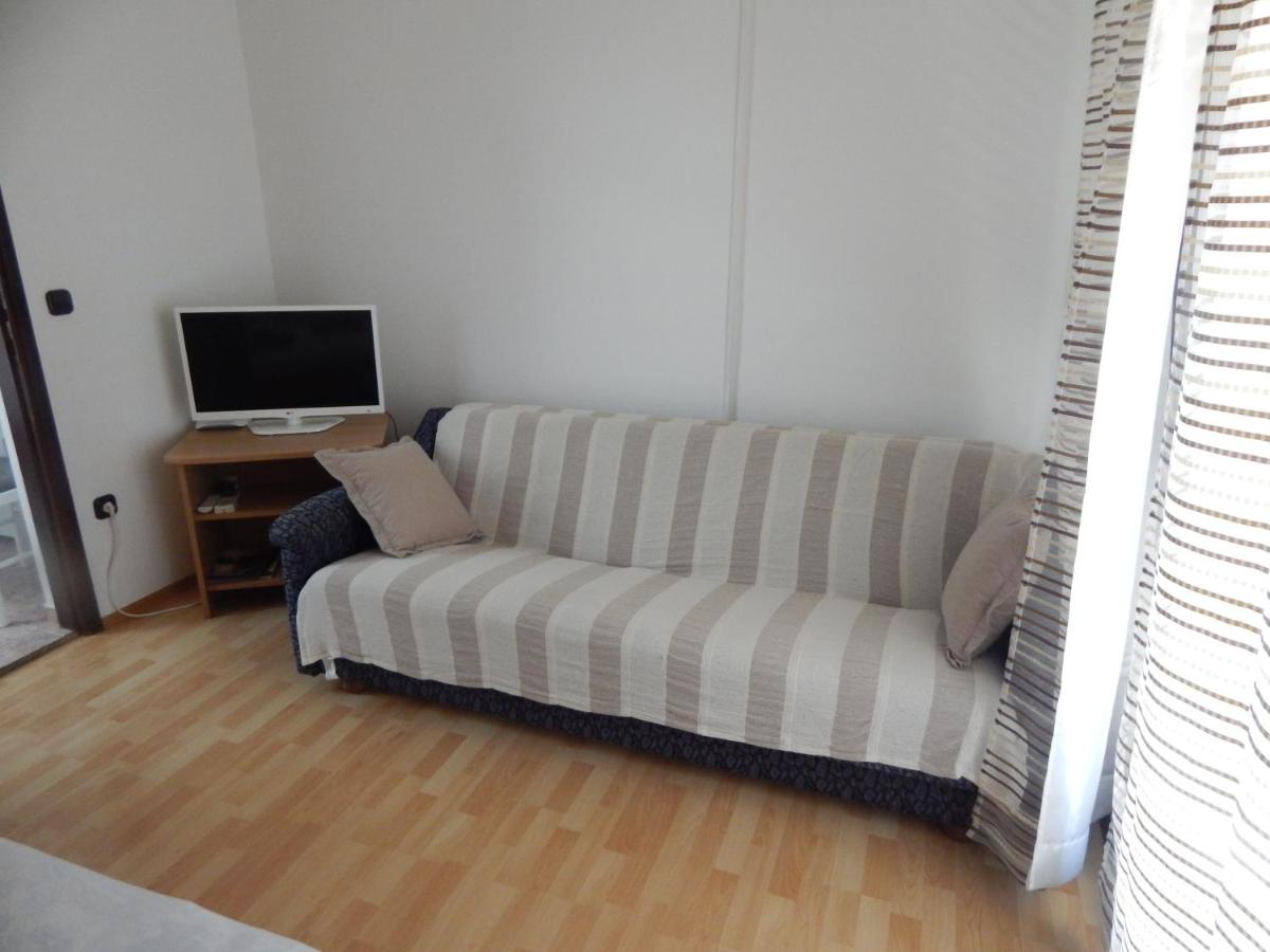 Apartment with Balcony photo 1