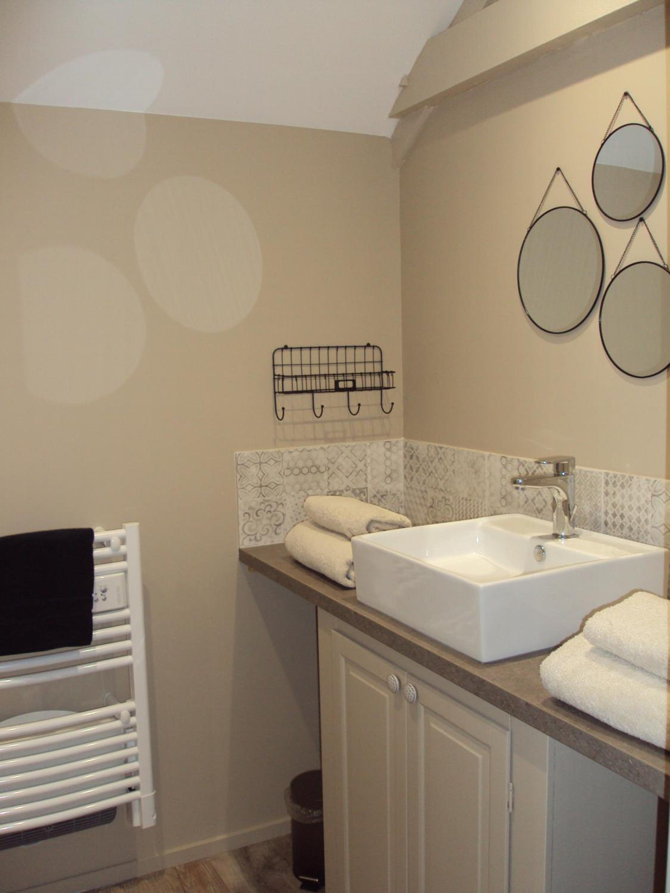 Large Double Room - Photo 2
