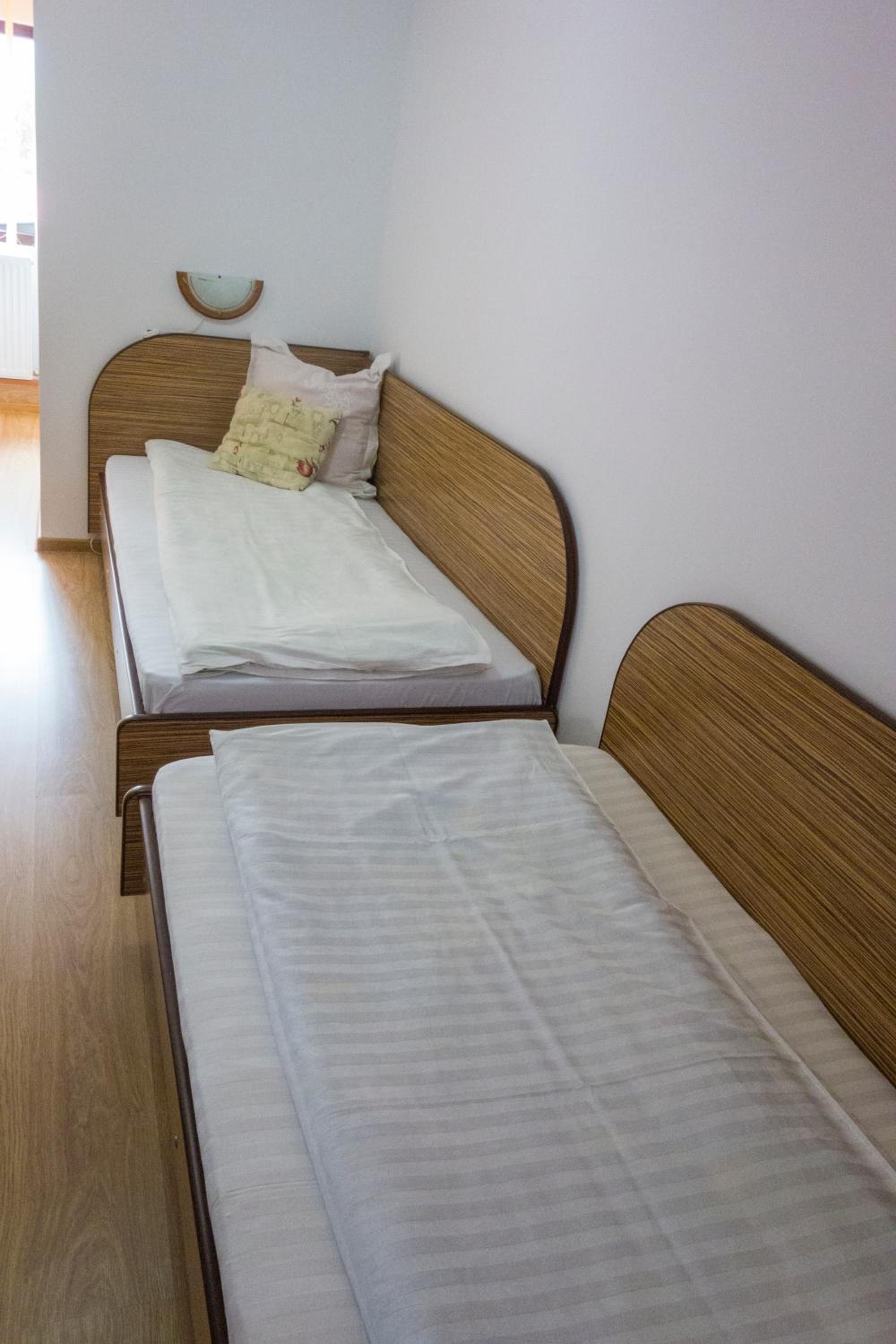 Small Double Room - Photo 2