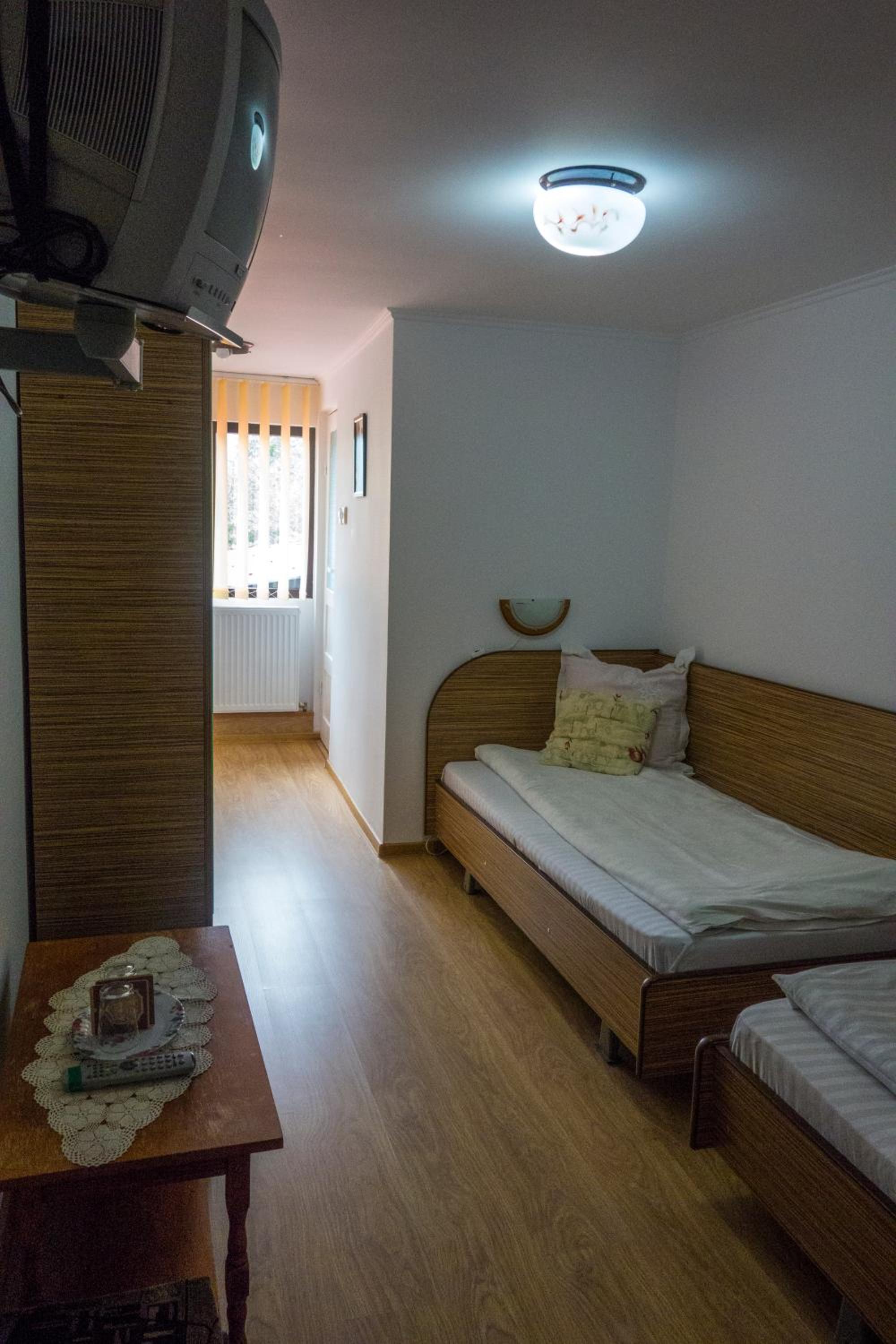 Small Double Room - Photo 1