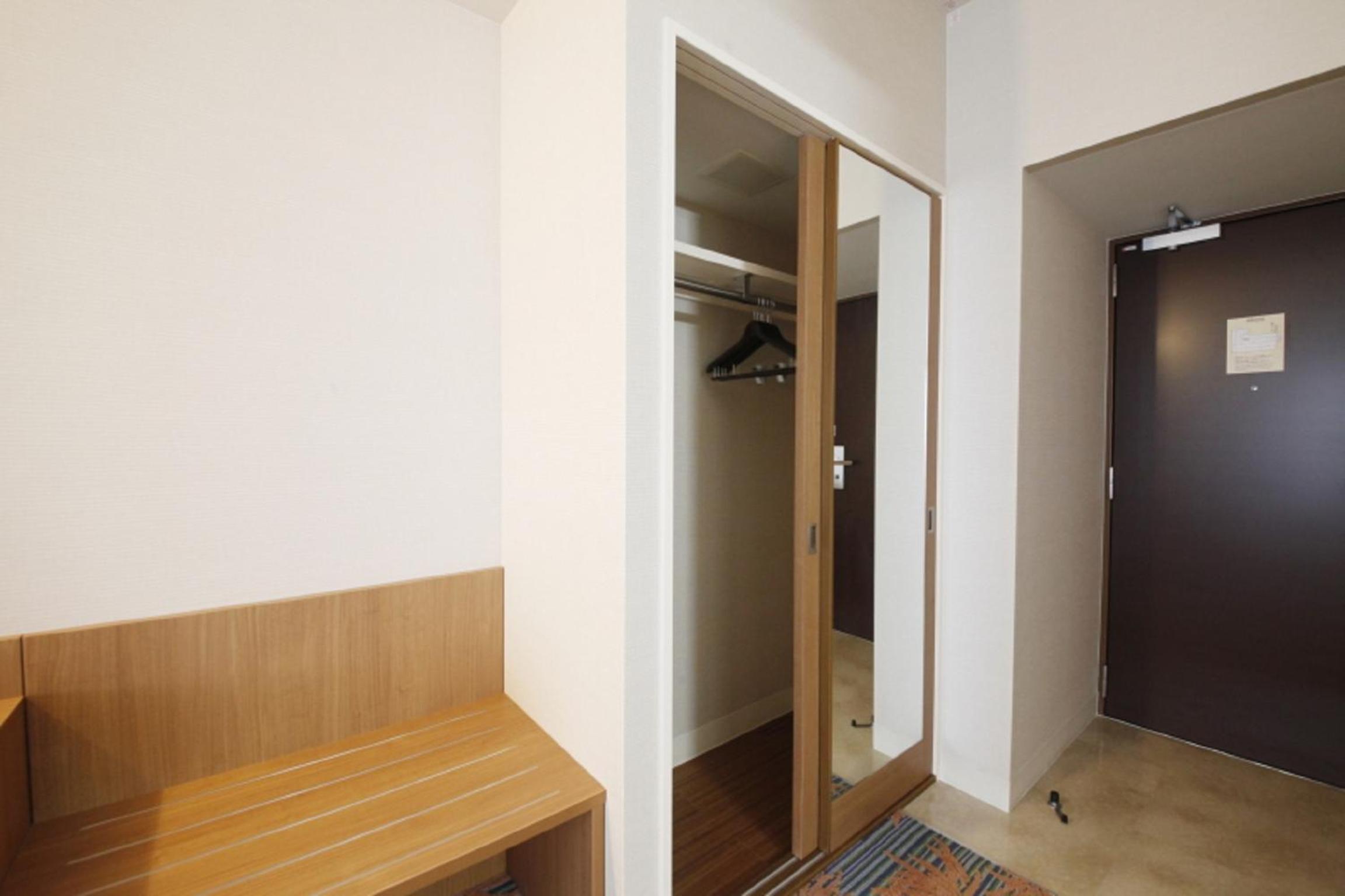Premier Twin Room with Sea View- Non-Smoking - Photo 3