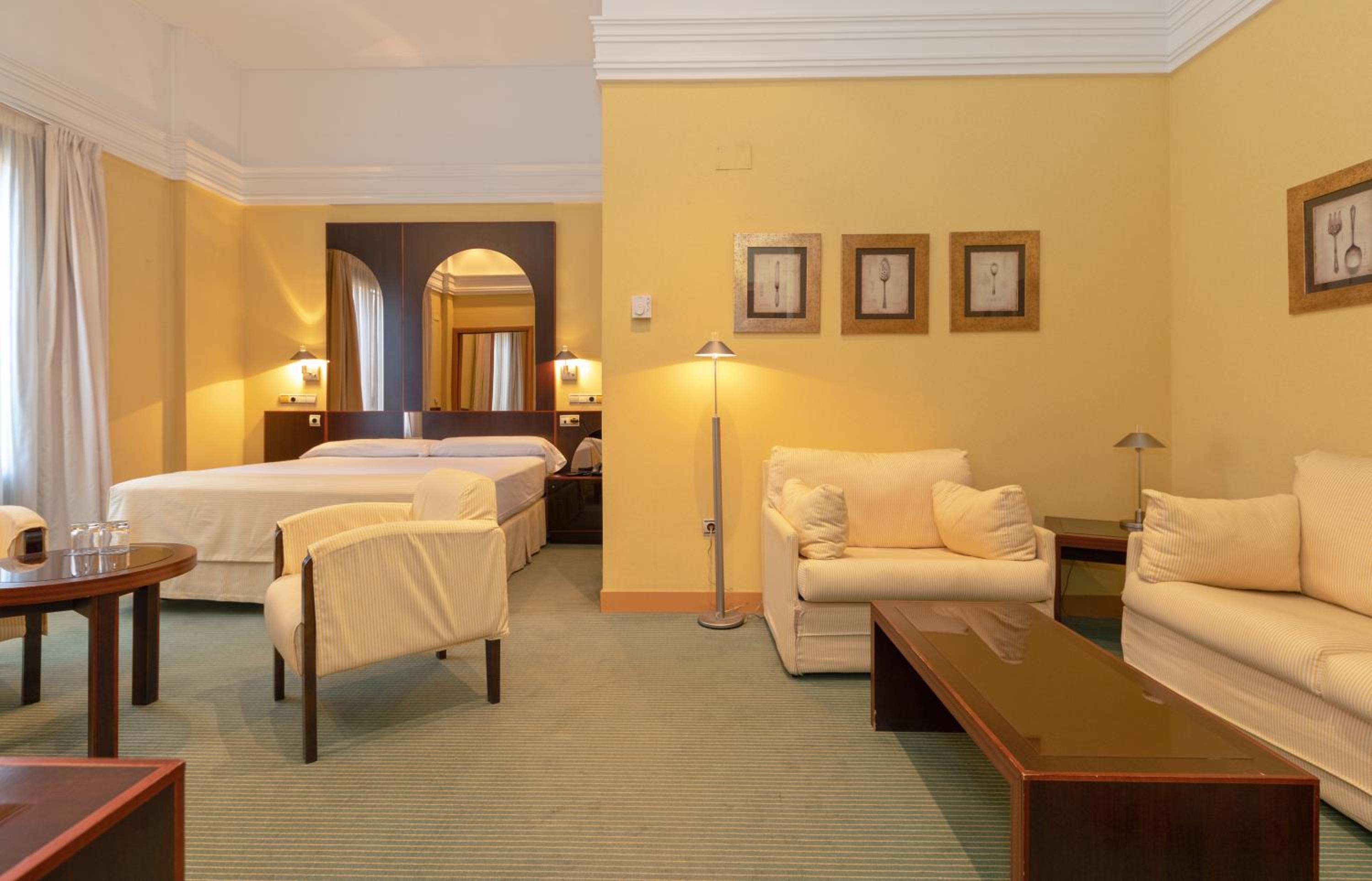 Double Room with Extra Bed - Photo 3