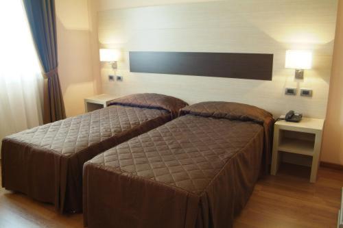 Double or Twin Room - Photo 3