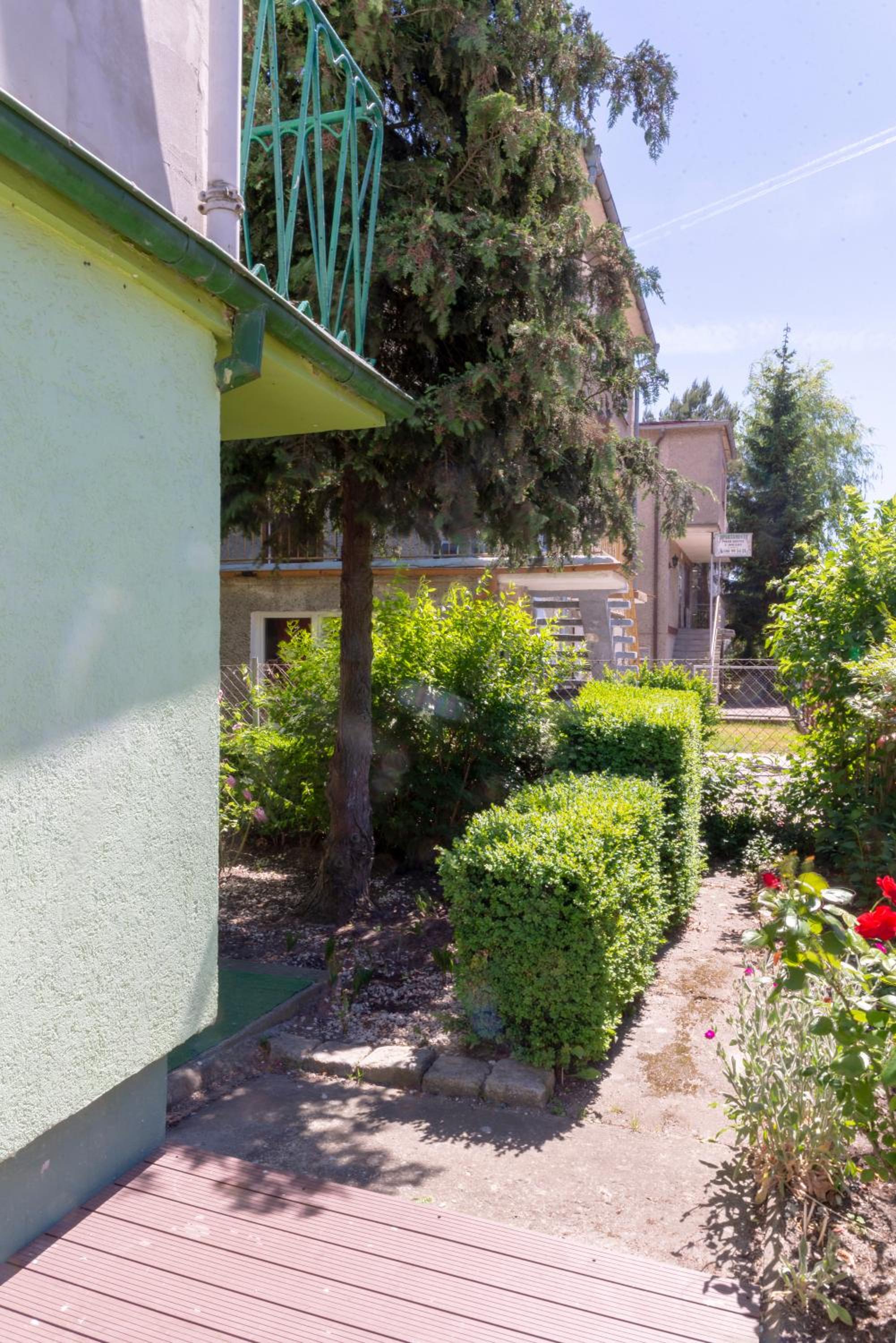 Apartment with Terrace - Photo 10