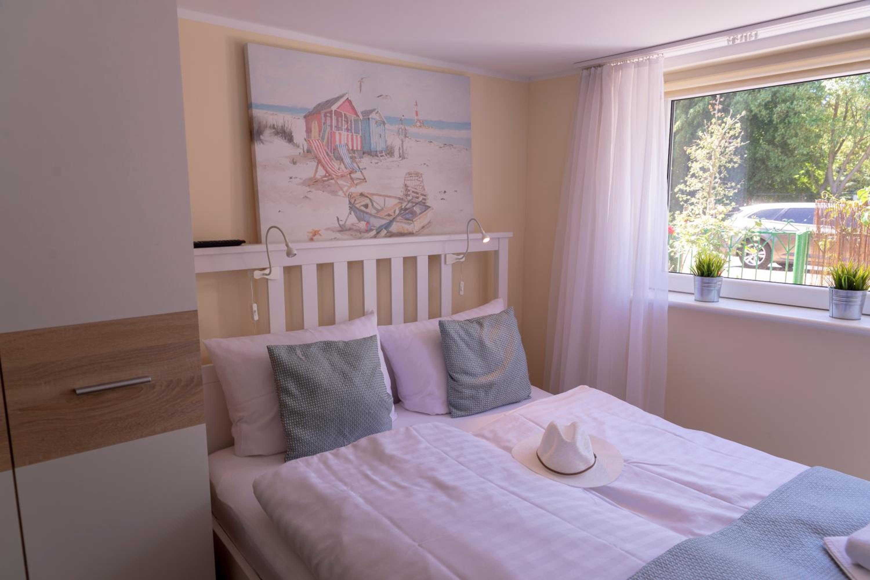 Apartment with Terrace - Photo 5