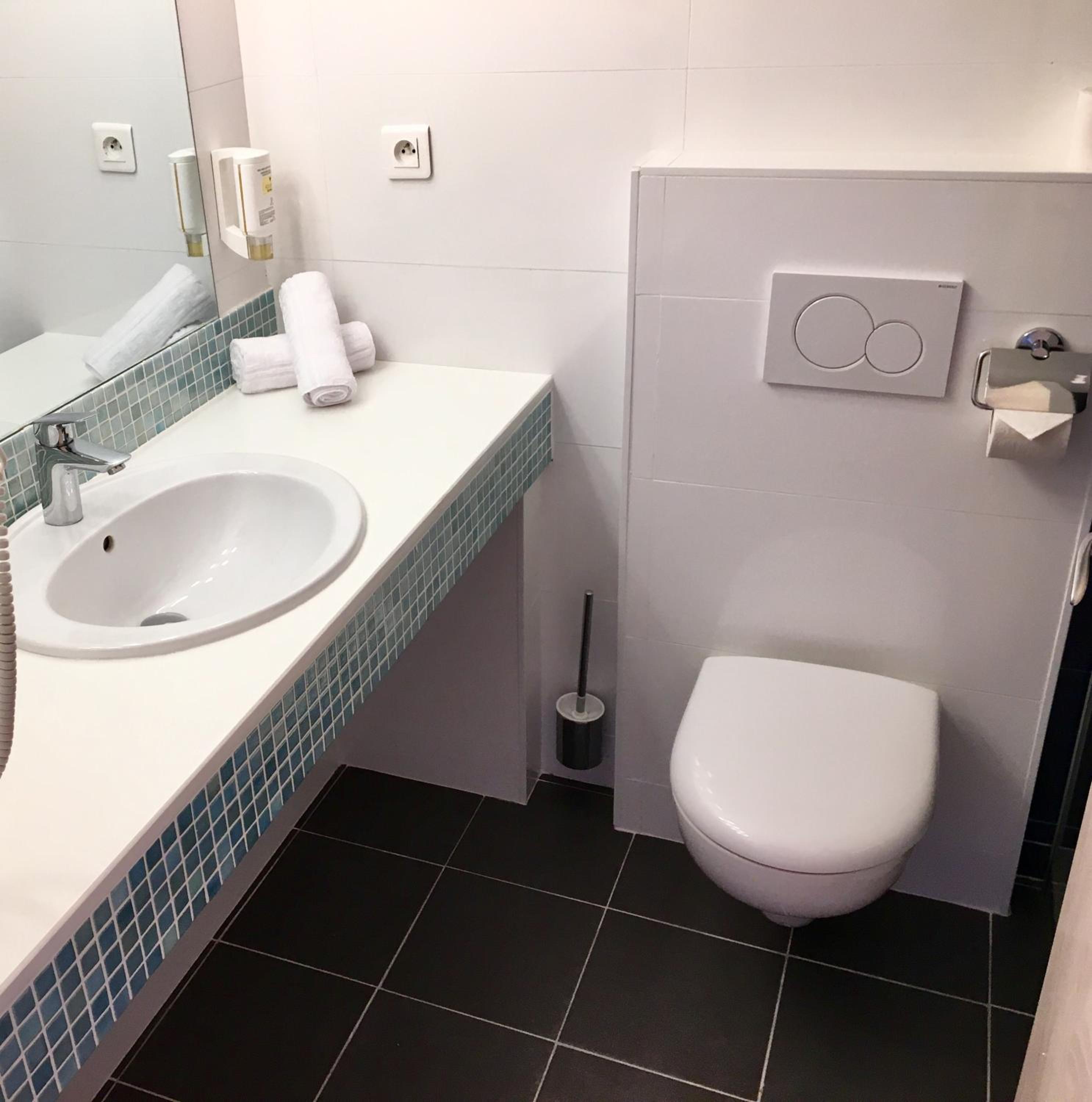 Standard Twin/Double Room - Photo 2