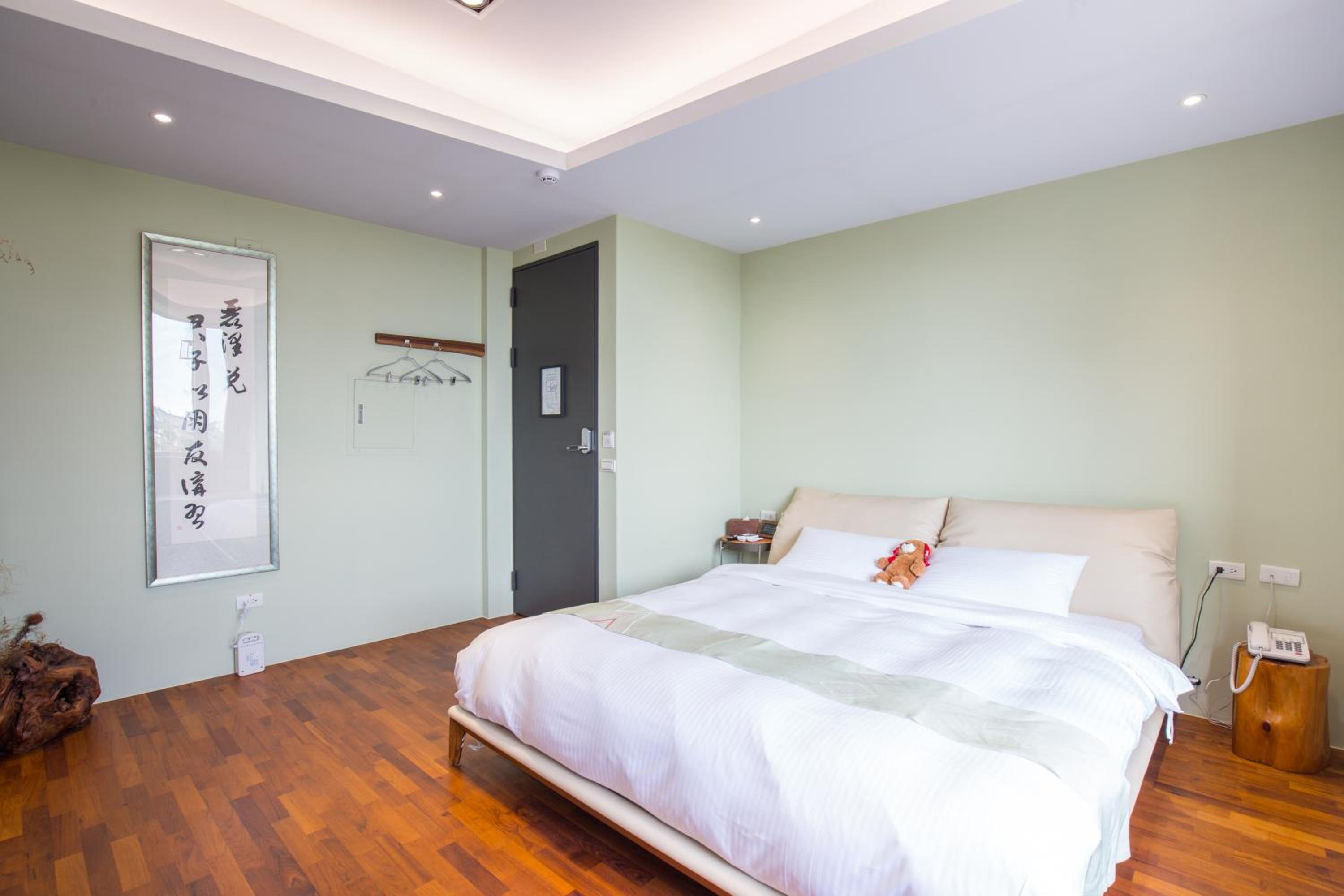 Deluxe Double Room - Photo 8