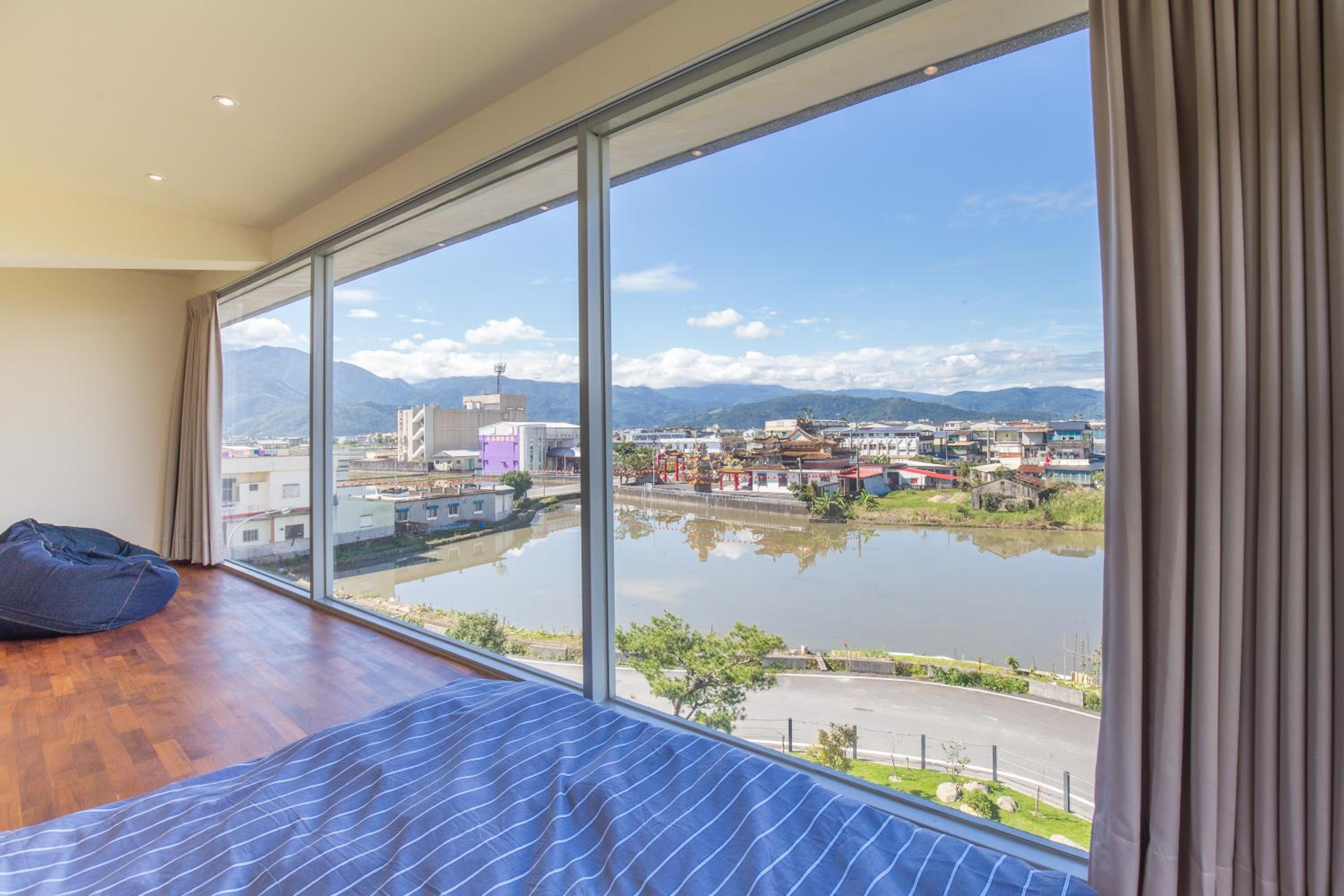 Premium Quadruple Room - Photo 9