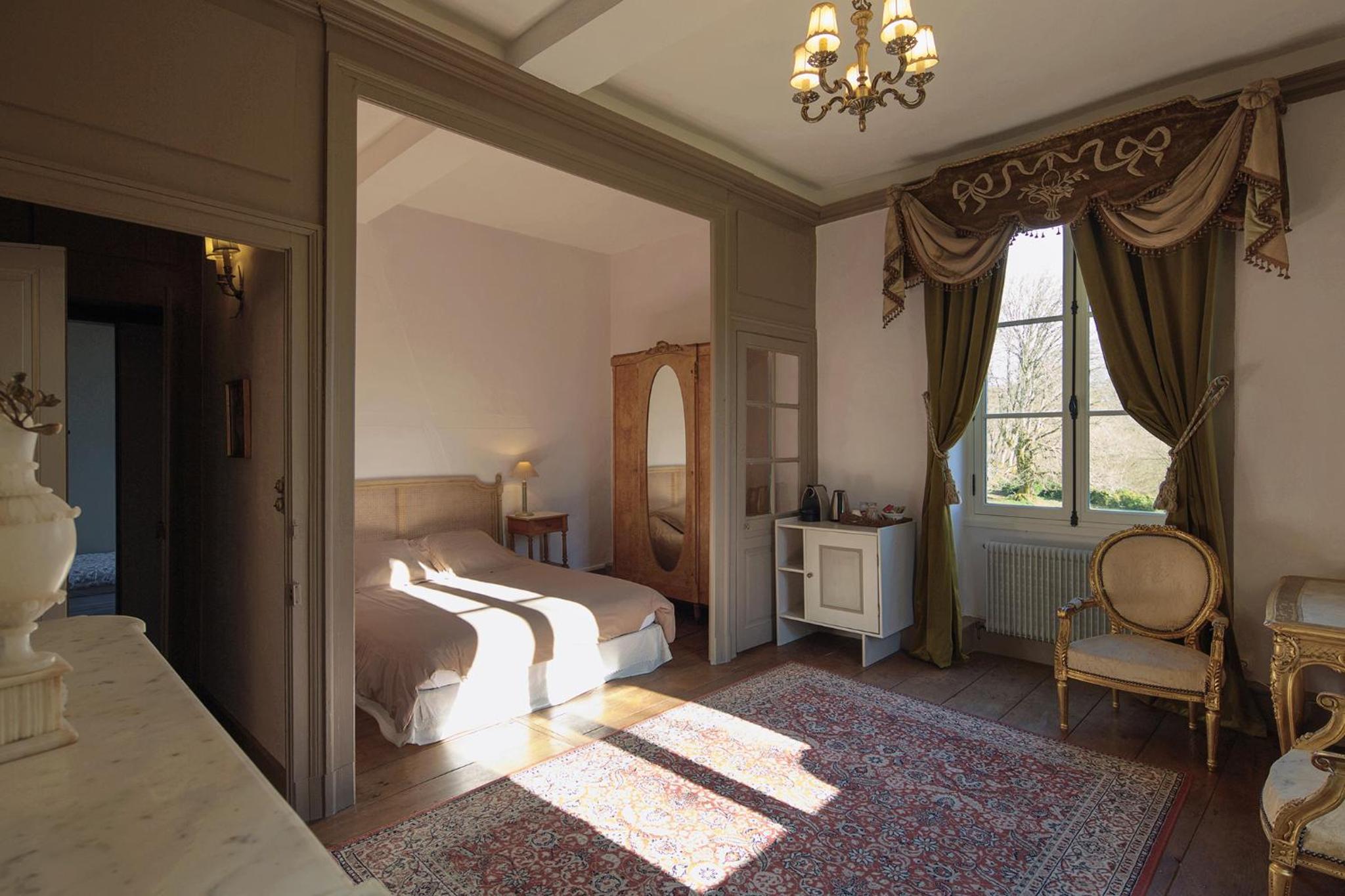 Family Suite (2 Adults + 2 Children) photo 1