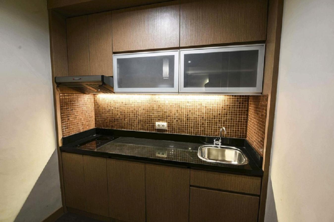 Two-Bedroom Apartment - Photo 2