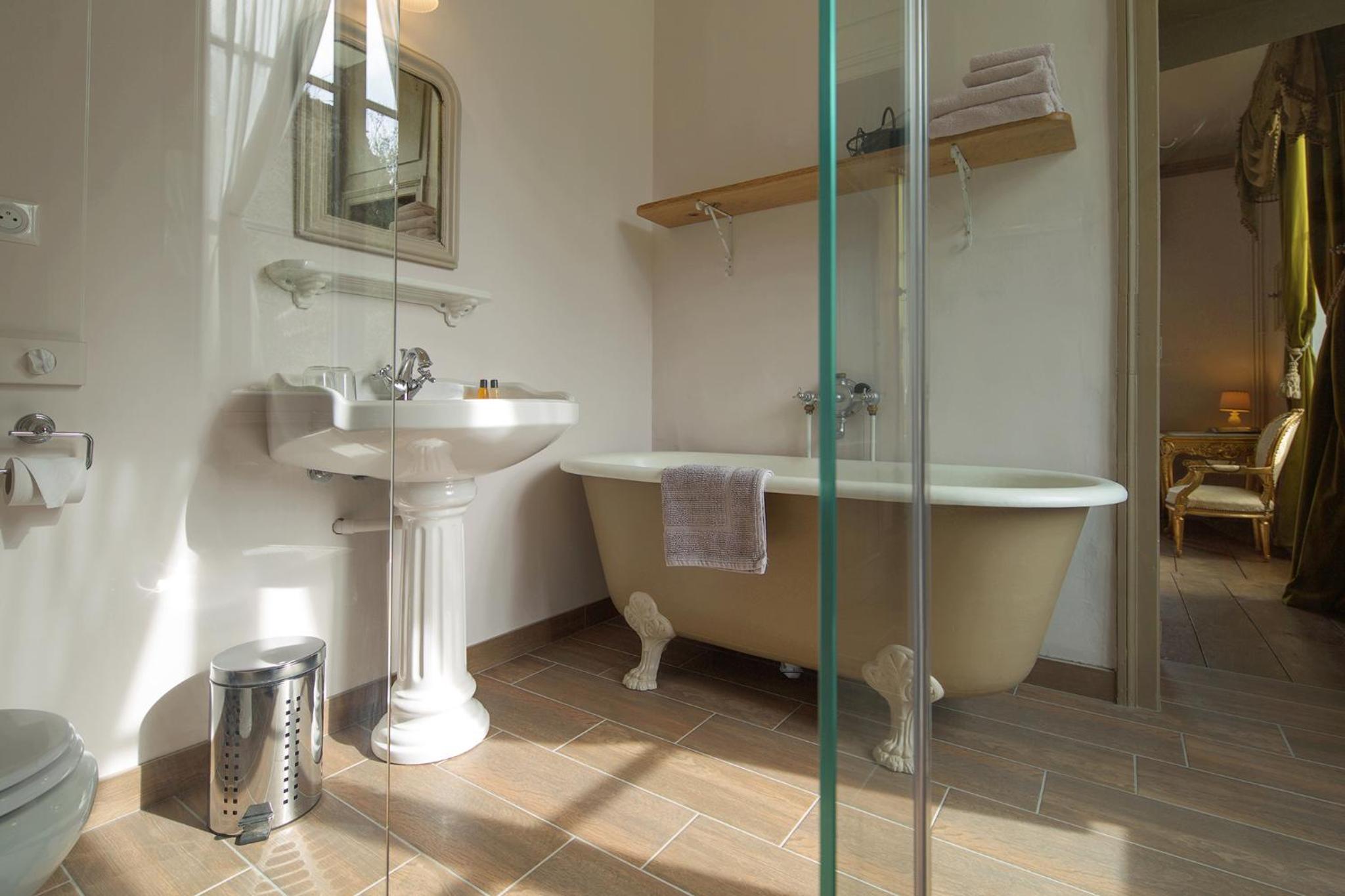 Family Suite (2 Adults + 2 Children) photo 2