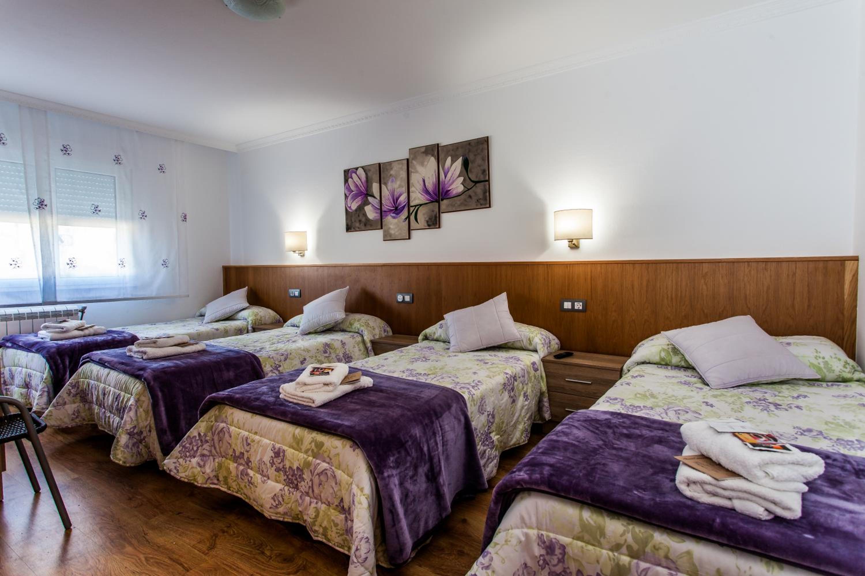 Habitación Cuádruple con Baño Privado