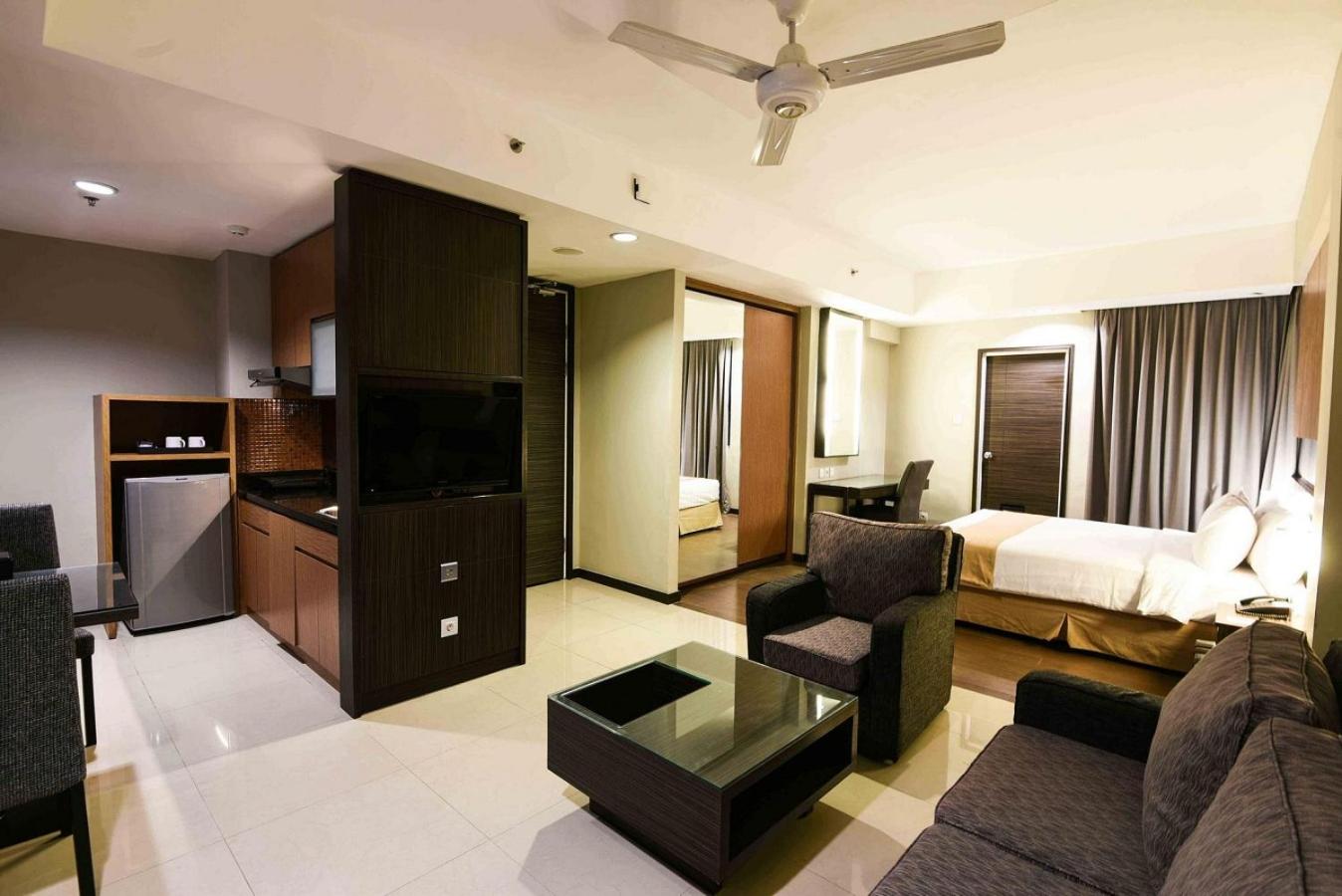 One-Bedroom Apartment - Photo 5