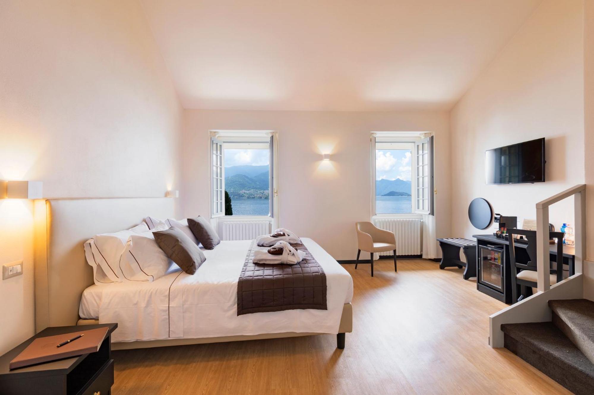 Junior Suite with Lake View
