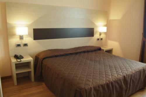 Double or Twin Room - Photo 1