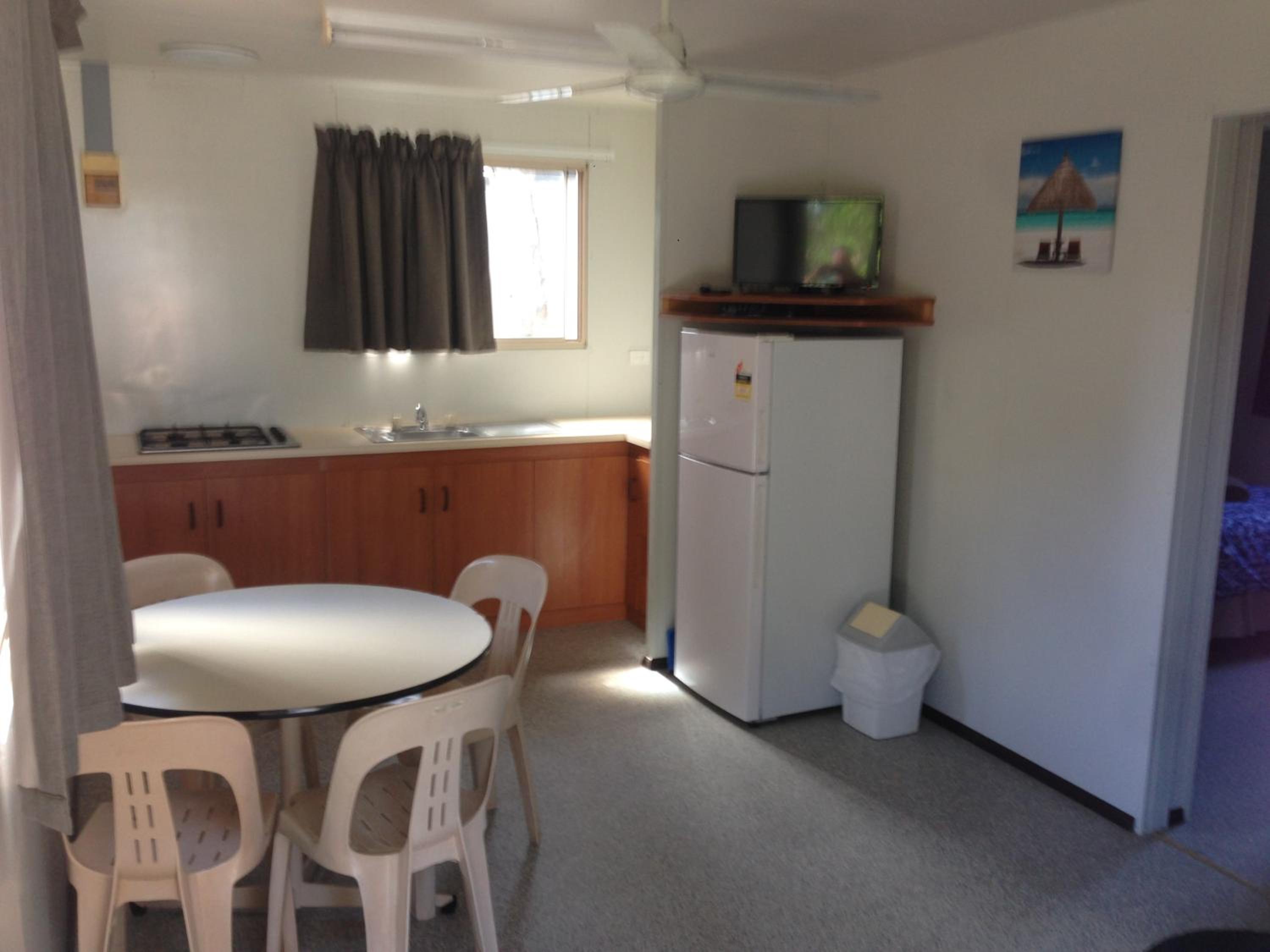 Two-Bedroom Chalet with Shared Bathroom photo 3