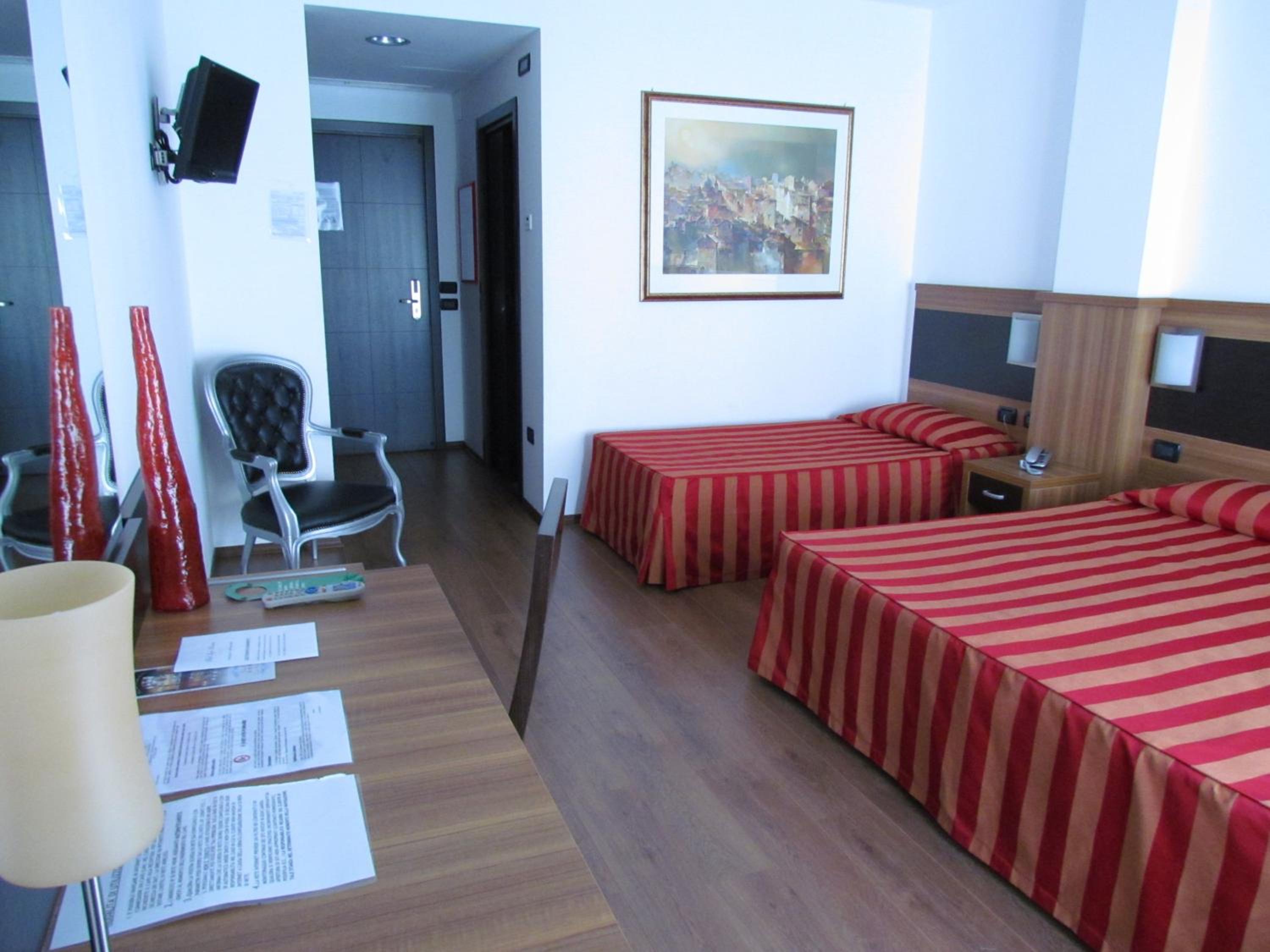 Triple Room - Photo 1