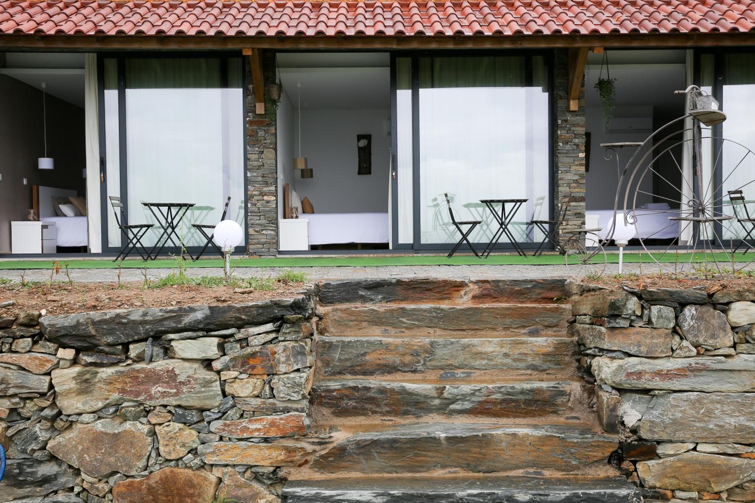 Double Room with Pool View - Photo 29