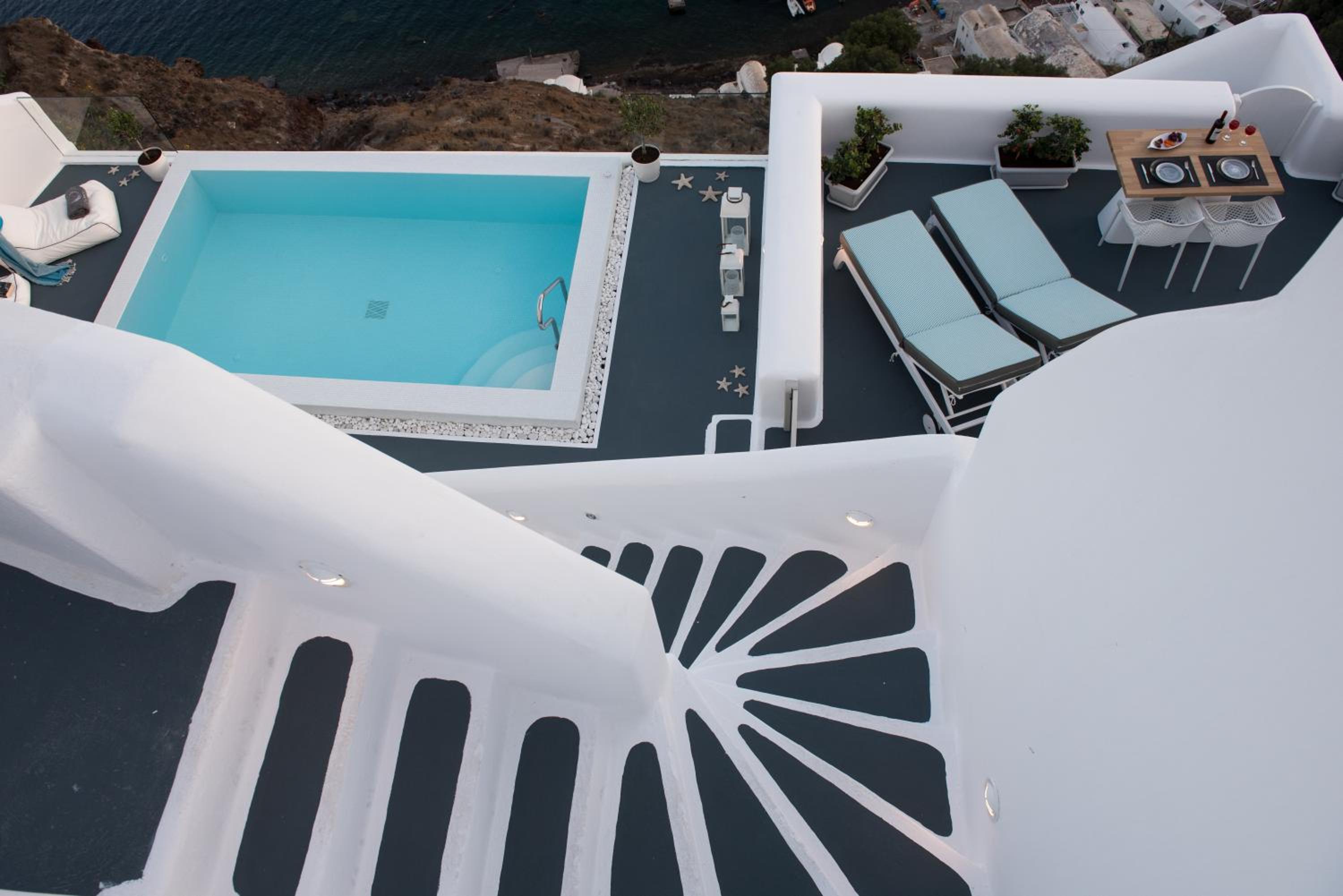 Deluxe Villa with Outdoor Private Heated Pool and Caldera View thumbnail 6