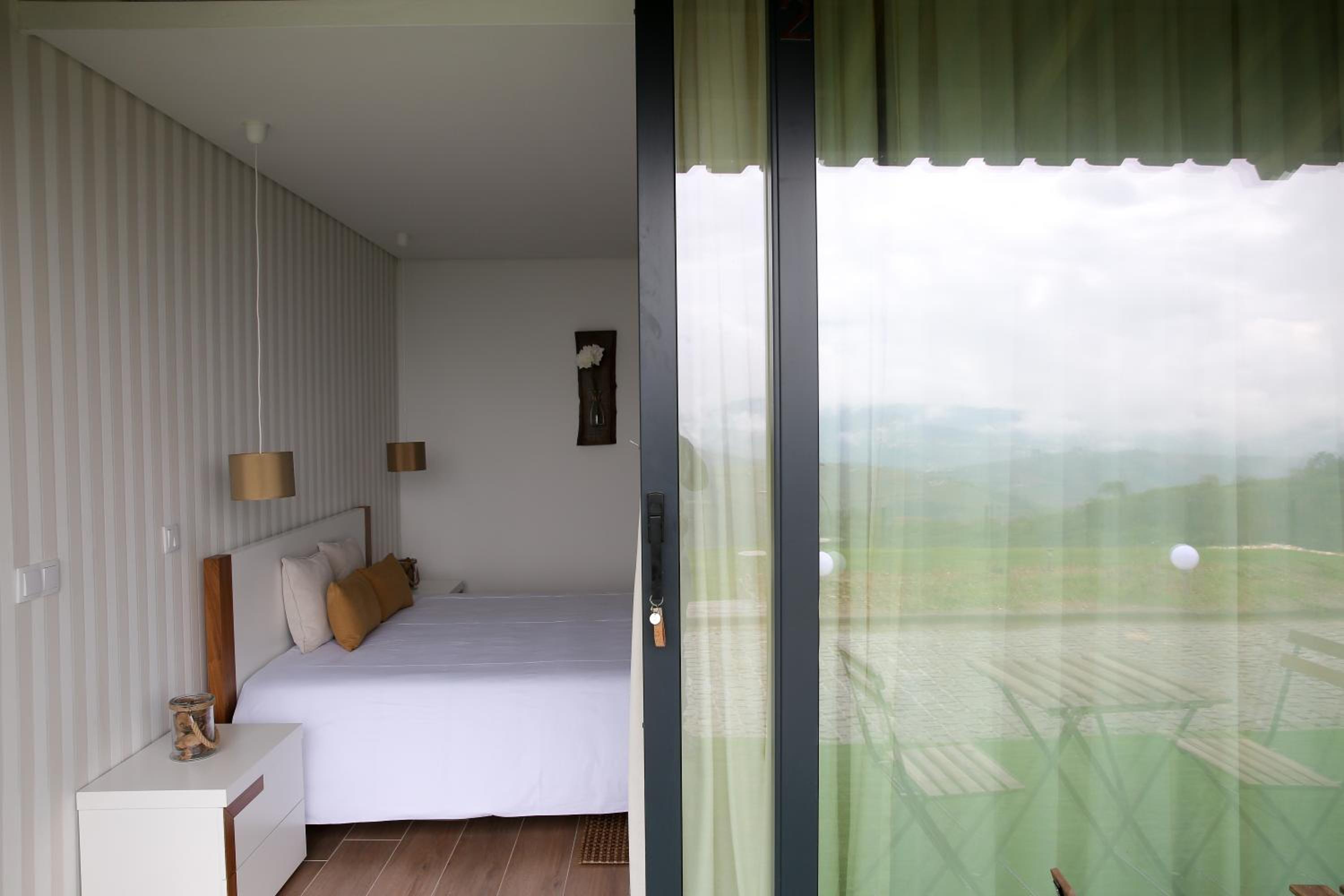 Double Room with Pool View - Photo 23