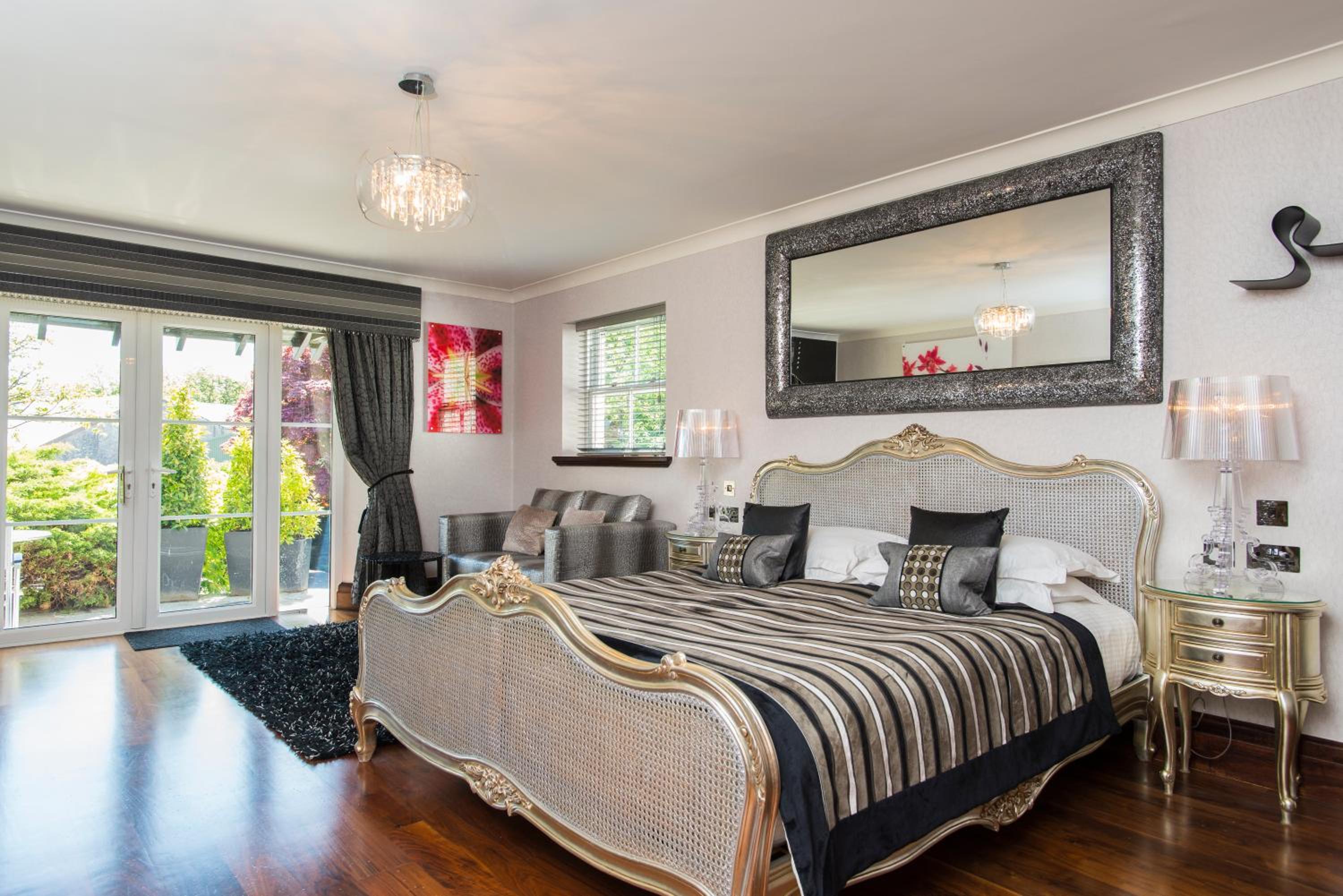 Ambleside King Suite with Spa Bath - Photo 4