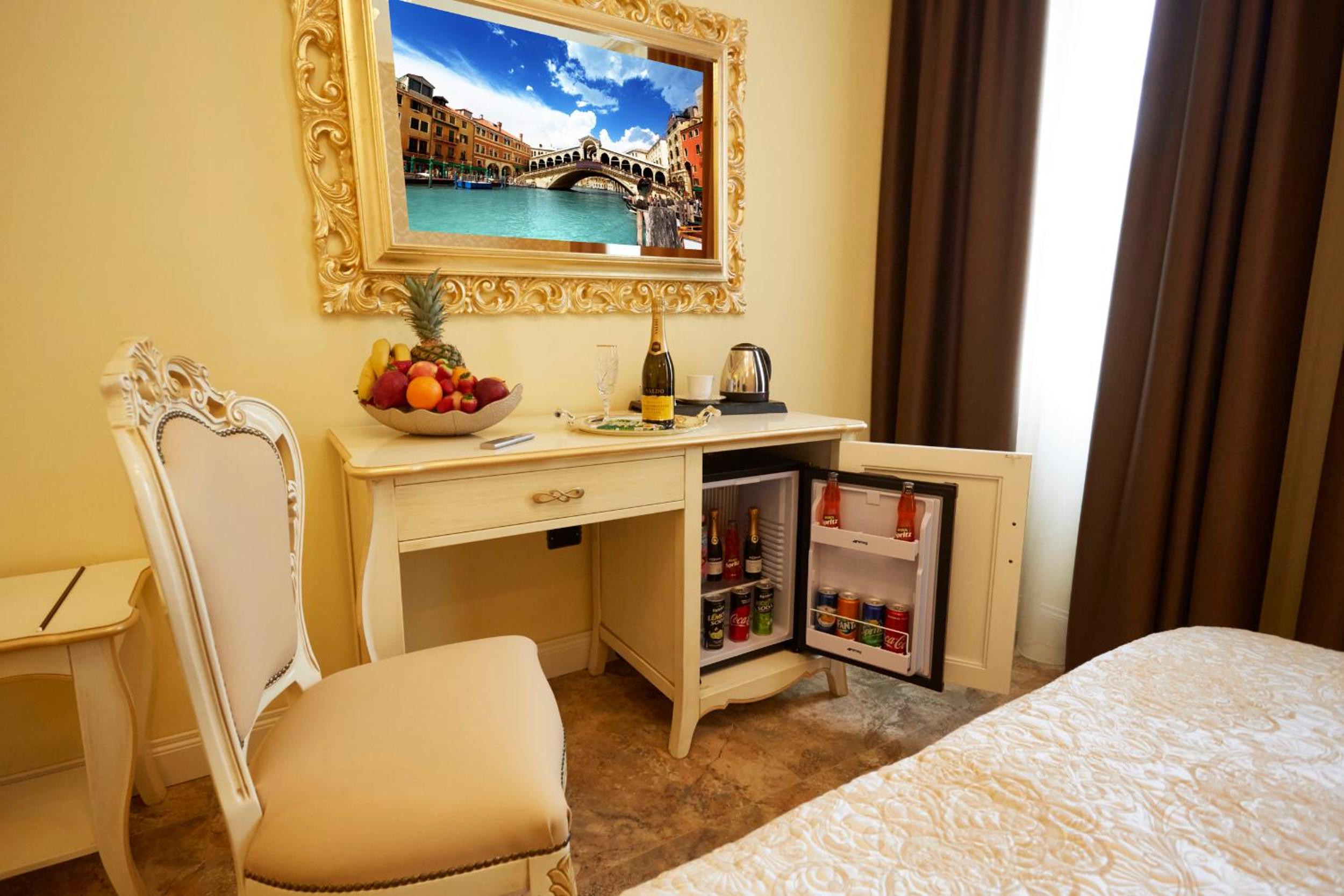 Superior Double or Twin Room - Photo 7
