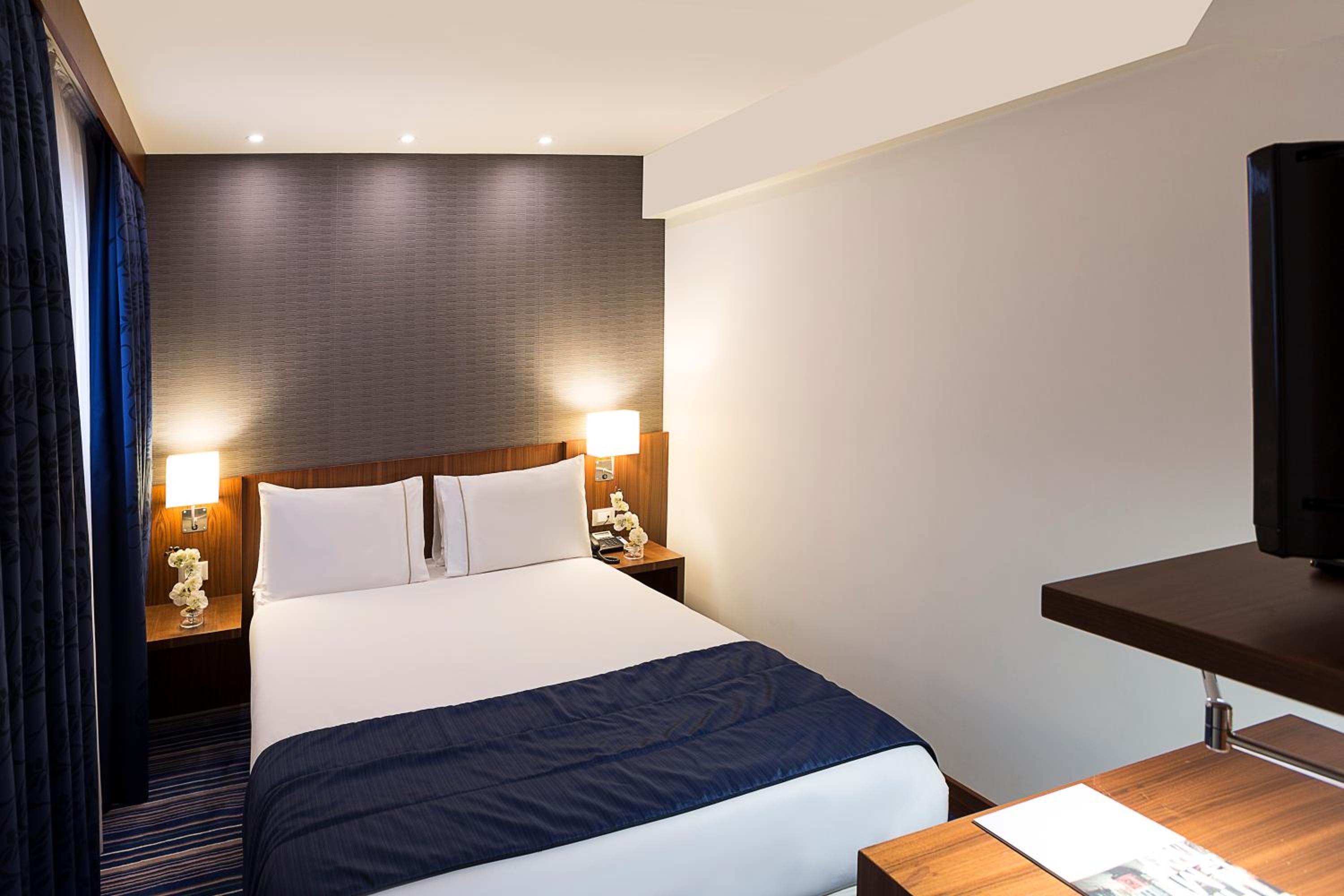 Budget Double Room photo 1