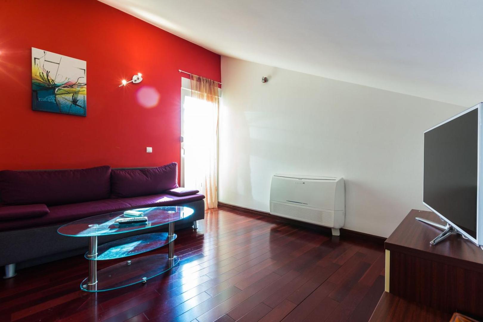 Apartment photo 3