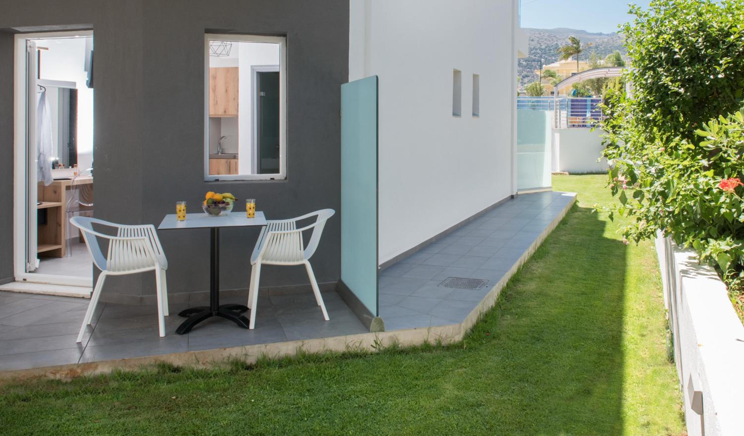 Superior Twin / Double Studio with Garden View - Photo 5