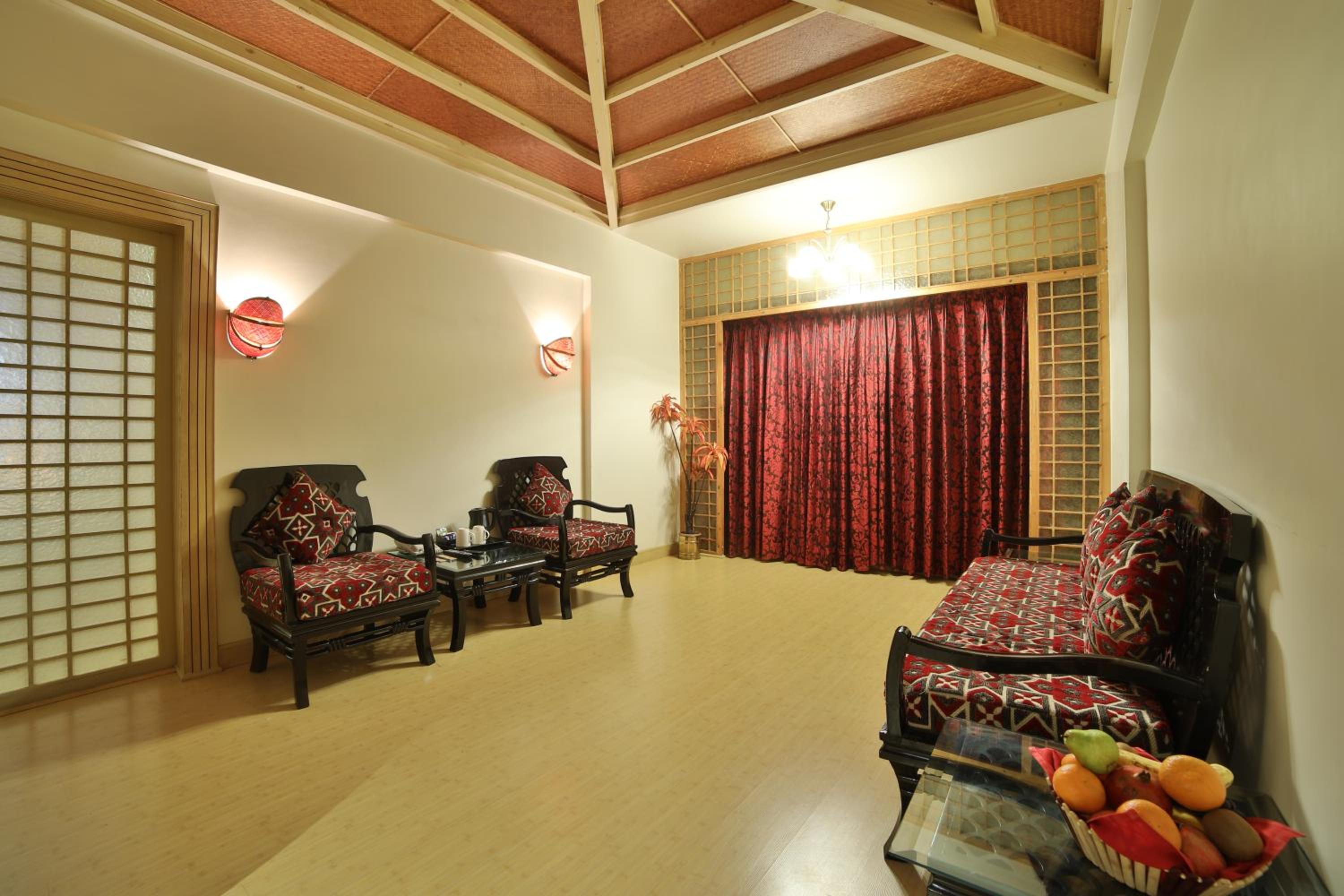 Royal Suite - Photo 32