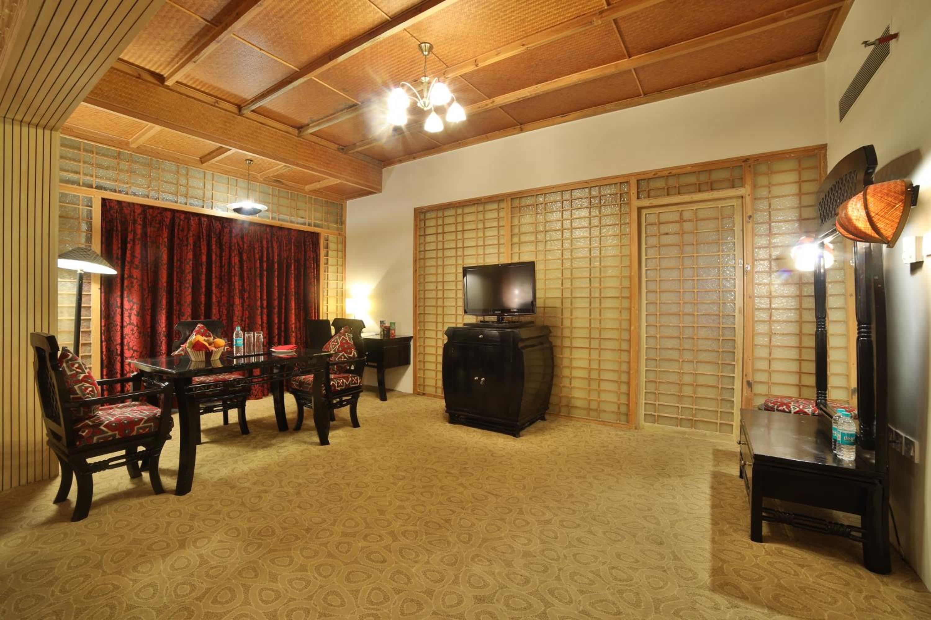 Royal Suite - Photo 30