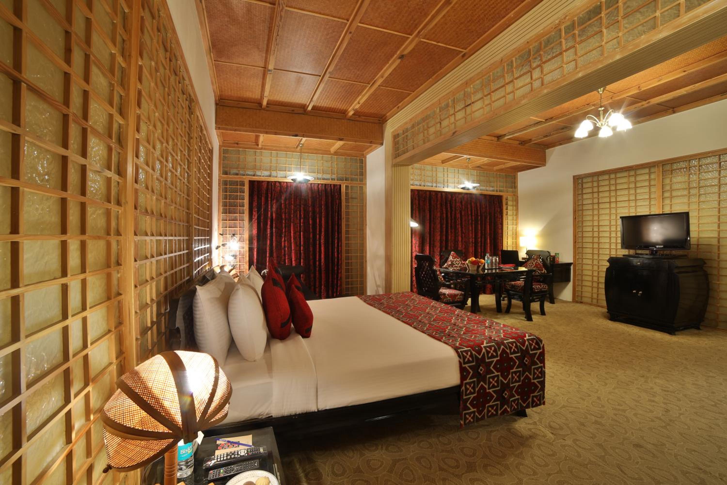Royal Suite - Photo 28