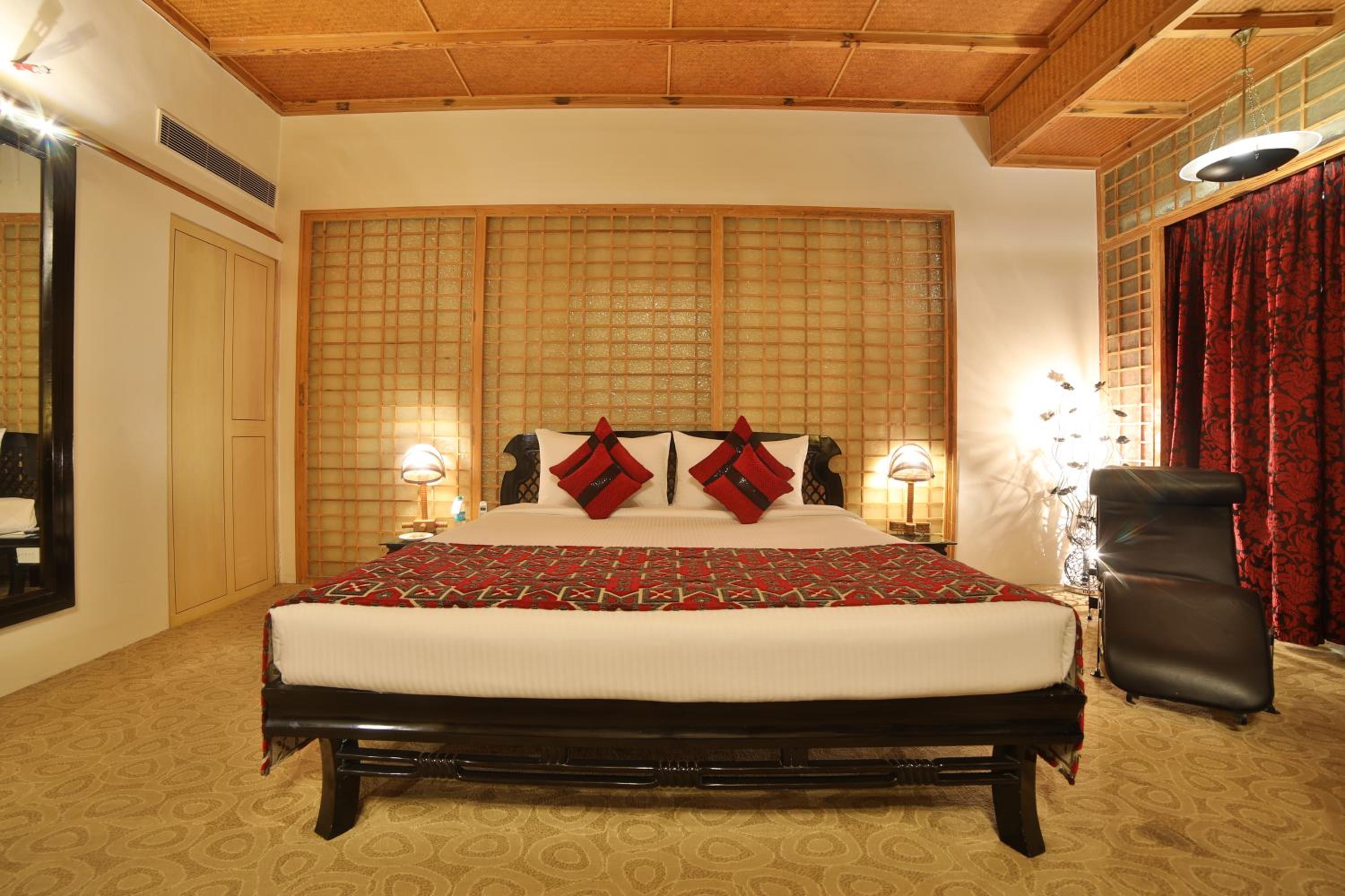Royal Suite - Photo 24