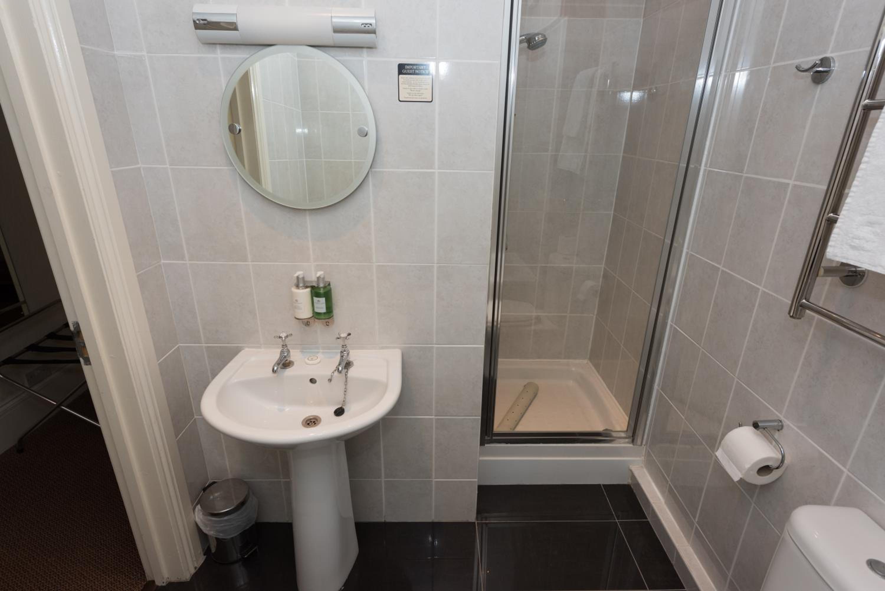 Classic Triple Room photo 3