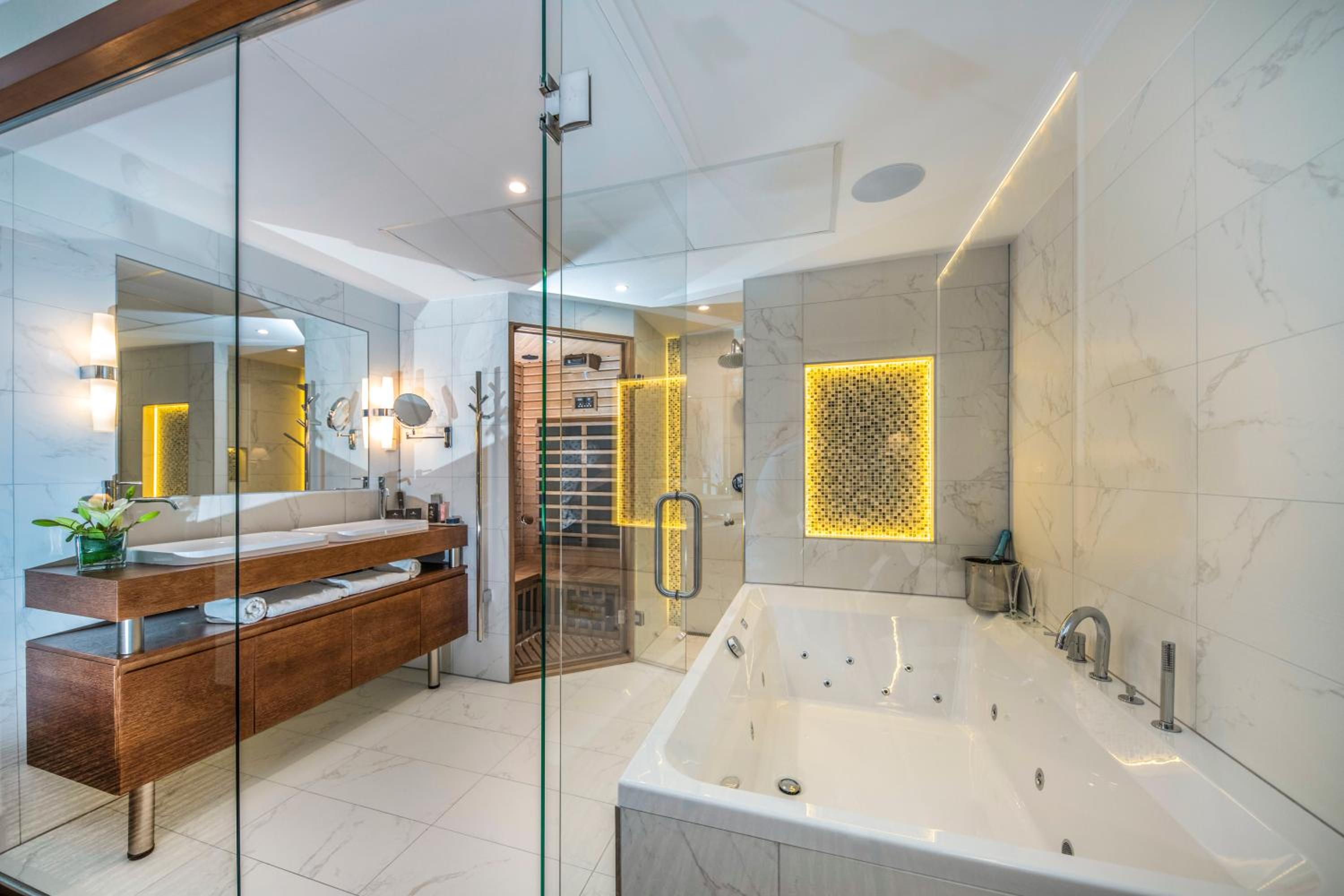 Superior Suite photo 2